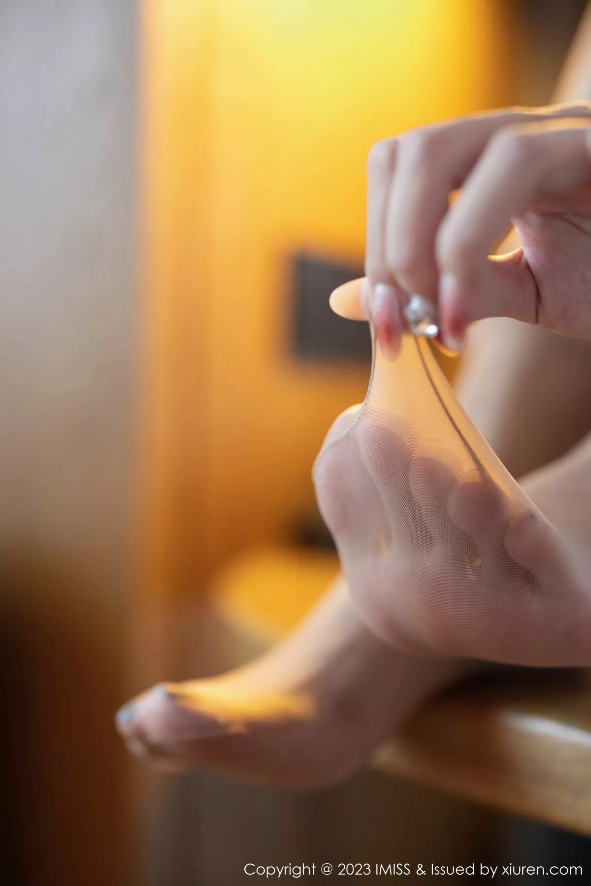 秀人集.com_[IMISS爱蜜社]Vol.717_模特杨紫嫣candy脱职场OL露性感黑色内衣原色丝袜迷人诱惑写真64P