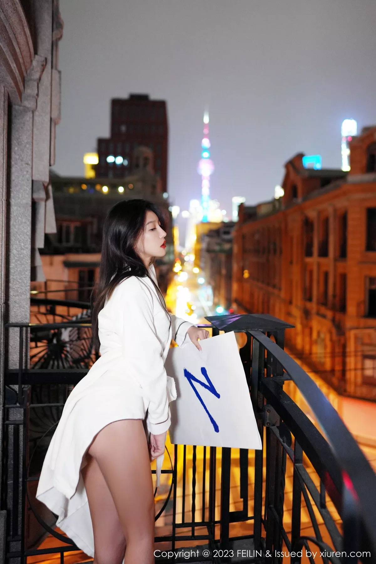 秀人集.com_[FeiLin嗲囡囡]VOL.464_女神冯木木LRIS私房脱白色睡袍露黑色内衣配黑丝吊袜诱惑写真89P