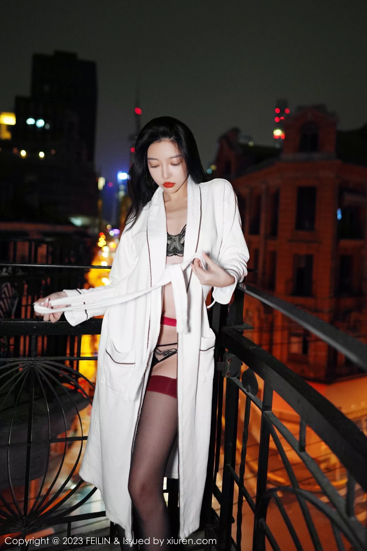 秀人集.com_[FeiLin嗲囡囡]VOL.464_女神冯木木LRIS私房脱白色睡袍露黑色内衣配黑丝吊袜诱惑写真89P