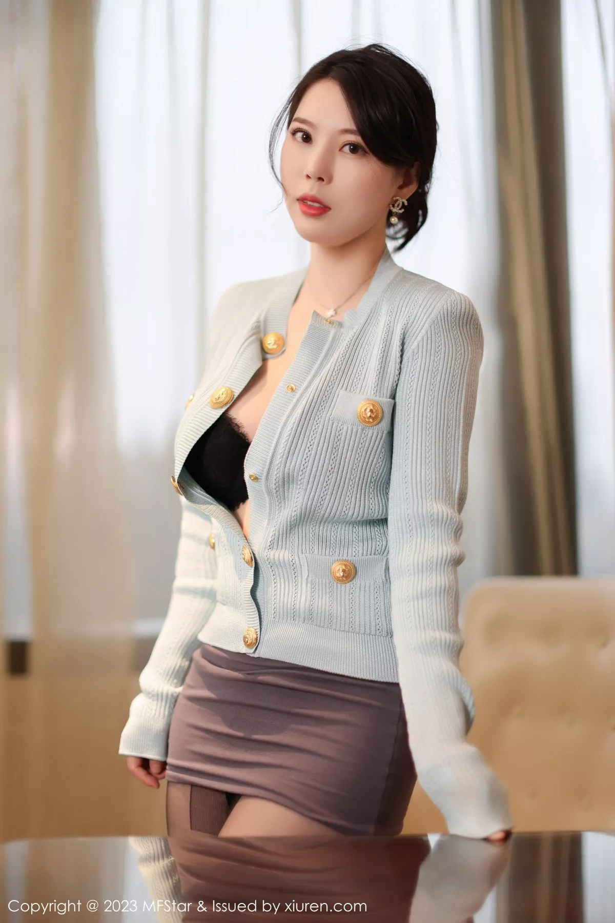 秀人集.com_[MFStar模范学院]Vol.582_模特白茹雪阳朔旅拍性感淡蓝上衣配灰短裙露黑色内衣诱惑写真60P