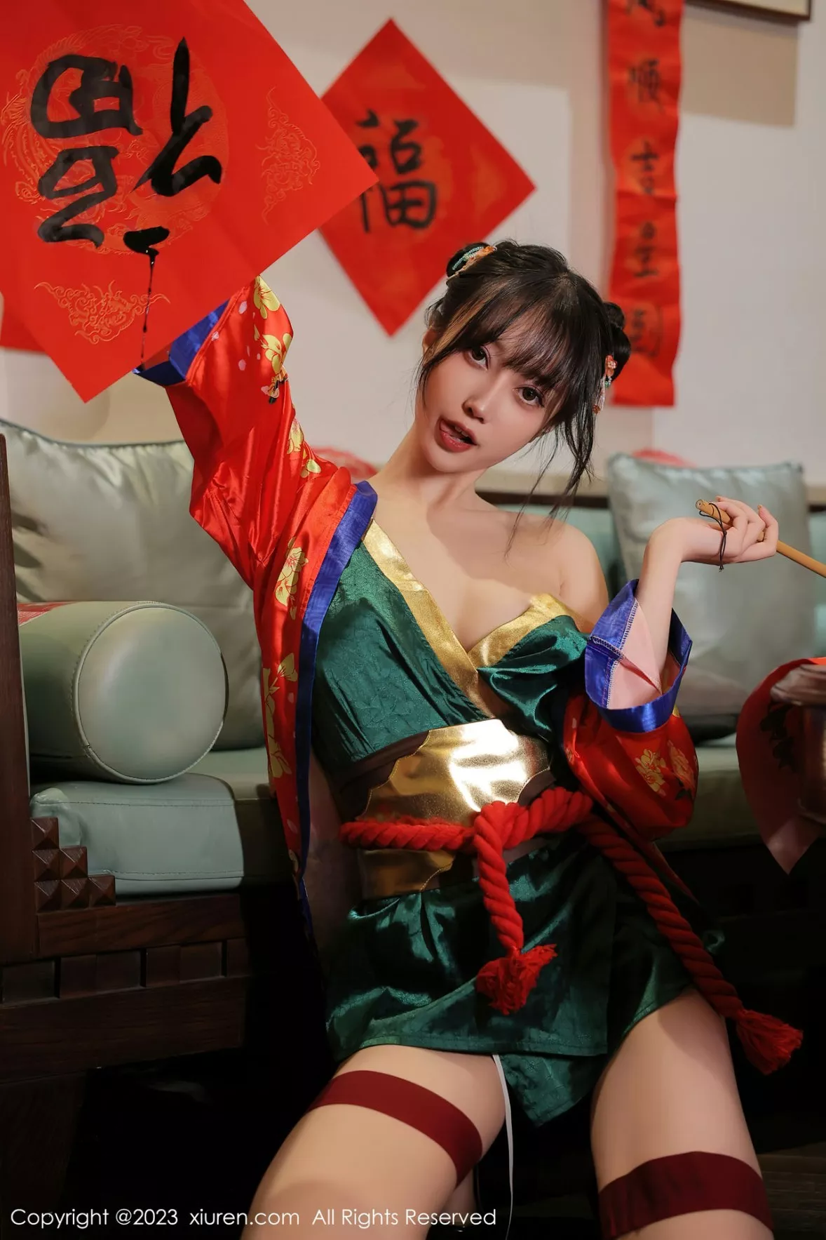 秀人集.com_[XiuRen秀人网]No.6167_模特玥儿玥新春主题私房半脱露曼妙身姿对联遮身撩人诱惑写真57P