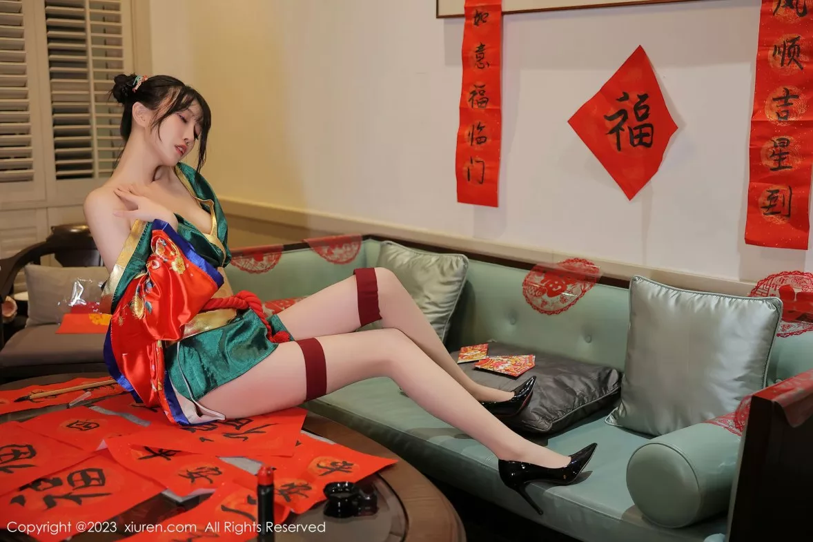 秀人集.com_[XiuRen秀人网]No.6167_模特玥儿玥新春主题私房半脱露曼妙身姿对联遮身撩人诱惑写真57P