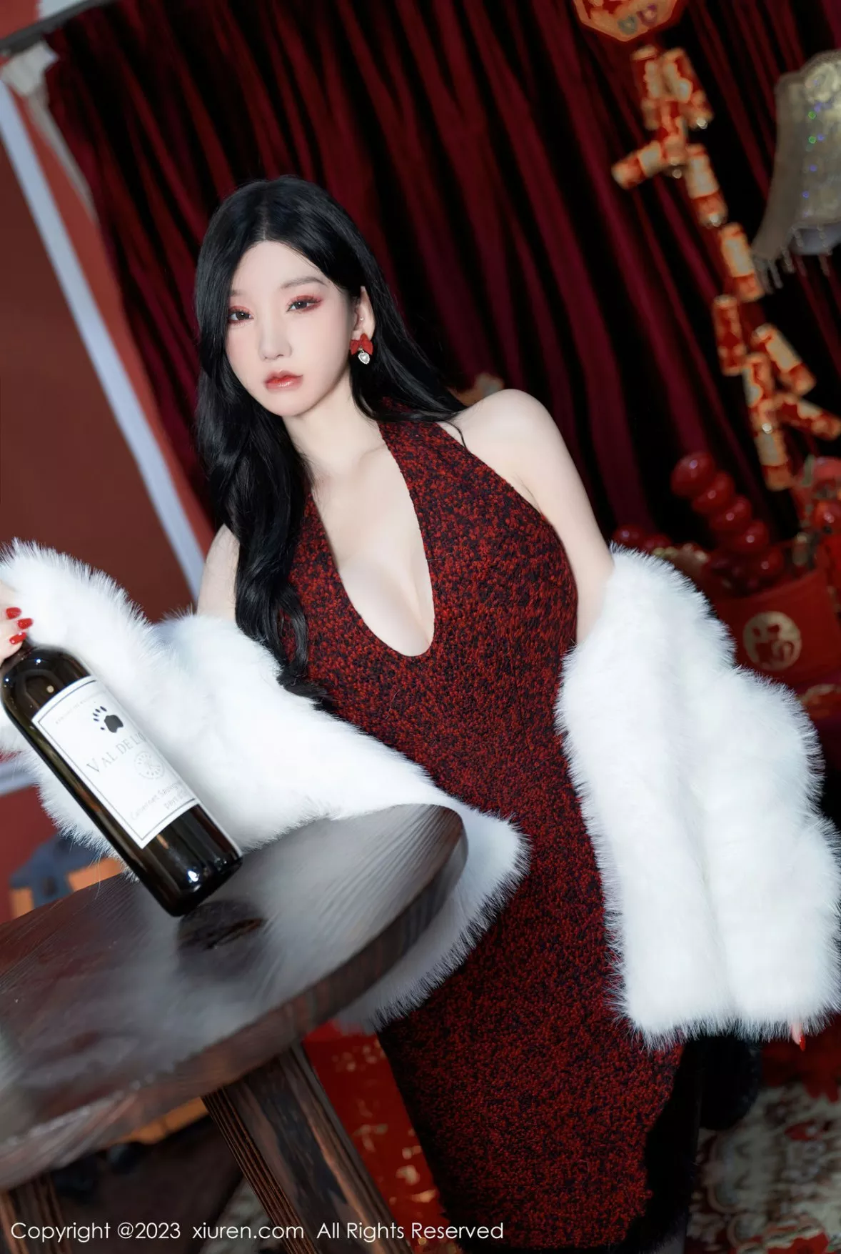 秀人集.com_[XiuRen秀人网]No.6174_女神周于希Sally新春主题低胸服饰配超薄黑丝秀完美身材诱惑写真85P