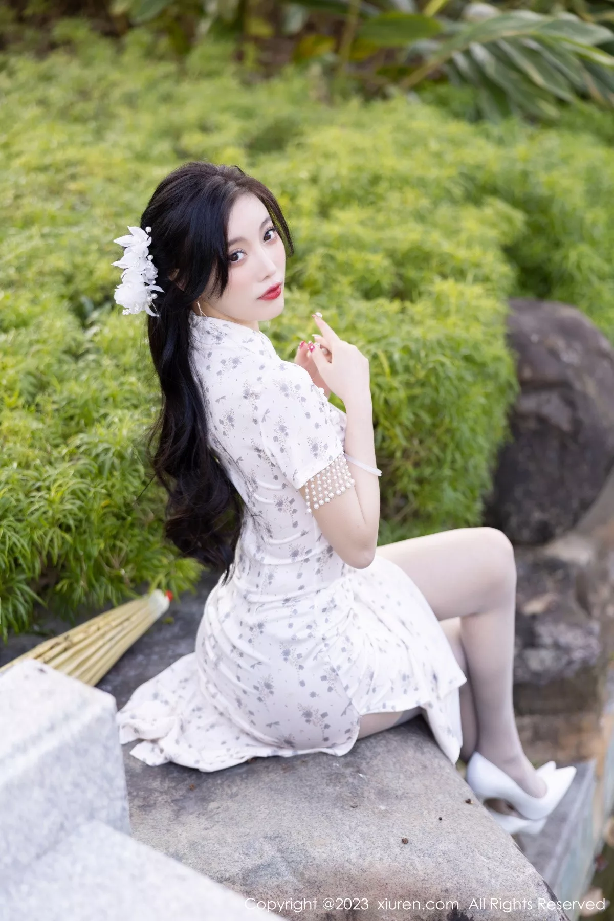 秀人集.com_[XiuRen秀人网]No.6186_女神杨晨晨Yome白色带图案旗袍露性感灰色内衣完美诱惑写真86P