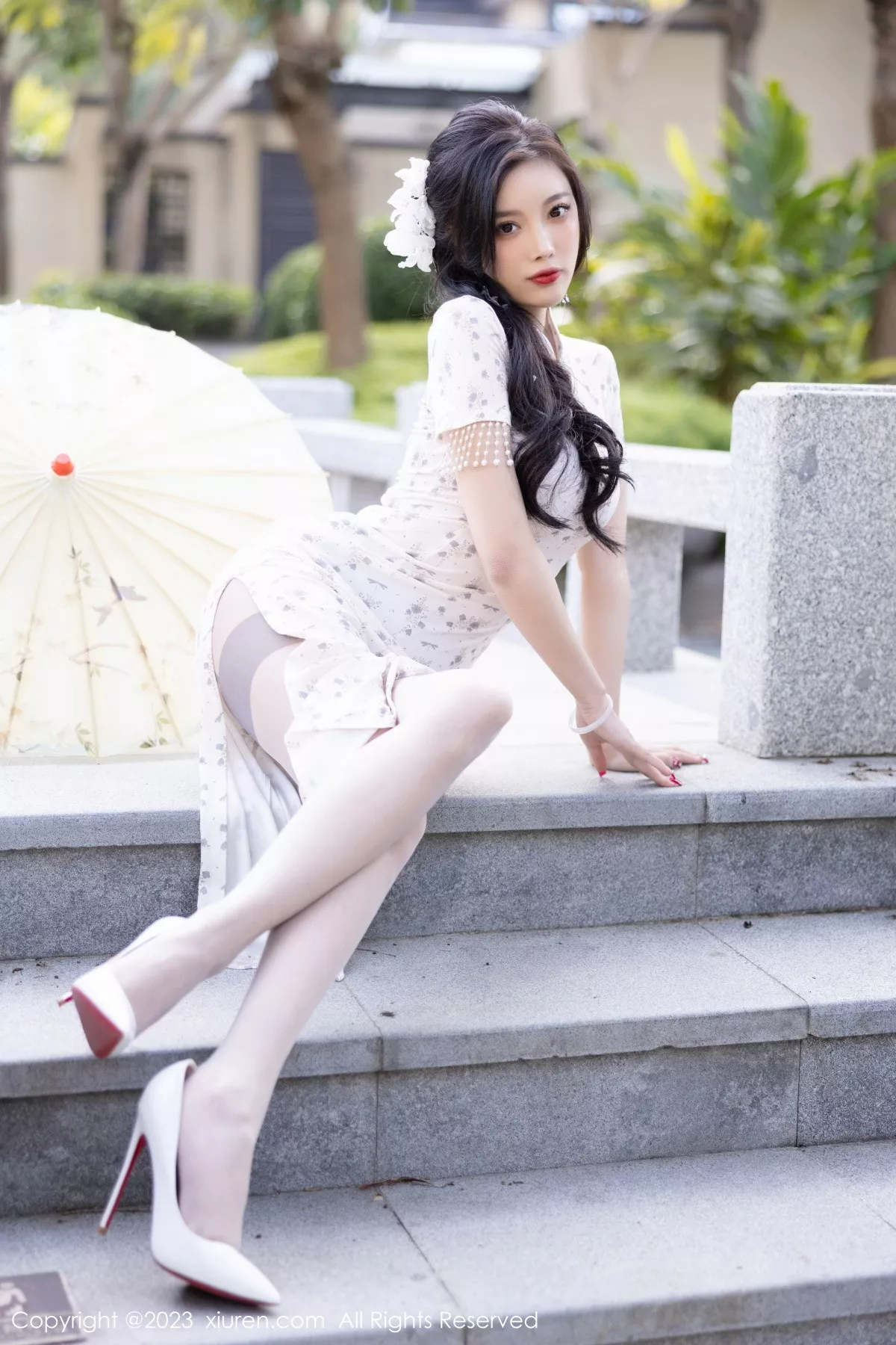 秀人集.com_[XiuRen秀人网]No.6186_女神杨晨晨Yome白色带图案旗袍露性感灰色内衣完美诱惑写真86P