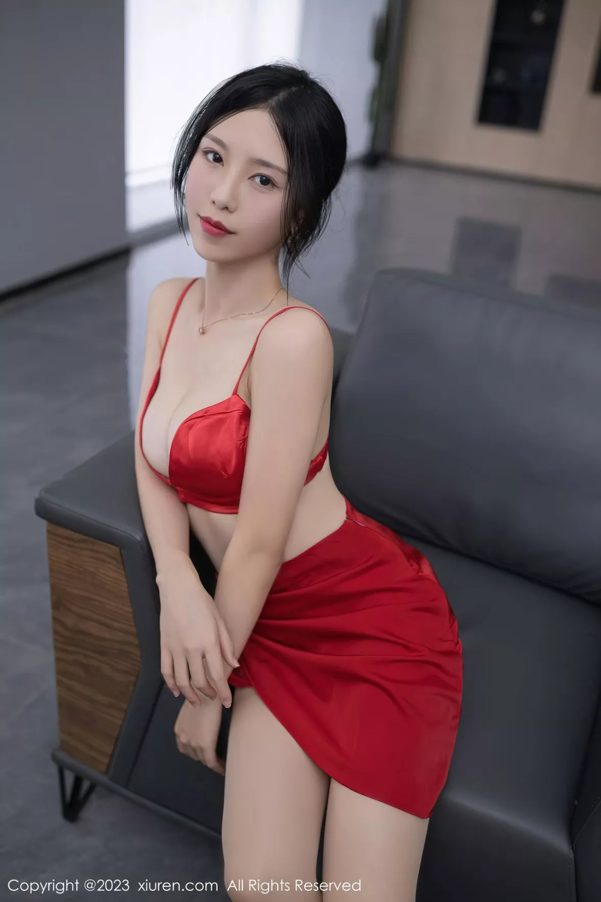 秀人集.com_[XiuRen秀人网]No.6189_模特利世女老板角色红色薄透上衣配红短裙露红色内衣诱惑写真73P