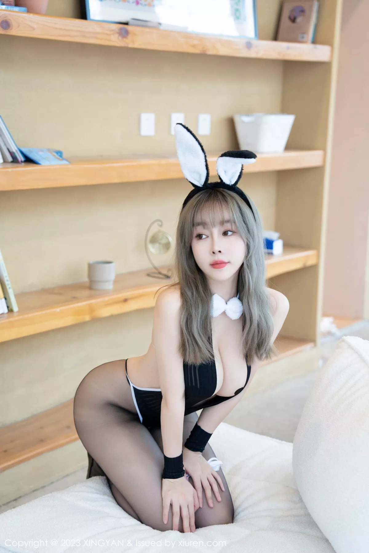 秀人集.com_[XINGYAN星颜社]VOL.173_女神王雨纯性感兔女郎开胸服饰配魅惑黑丝秀完美身材诱惑写真80P