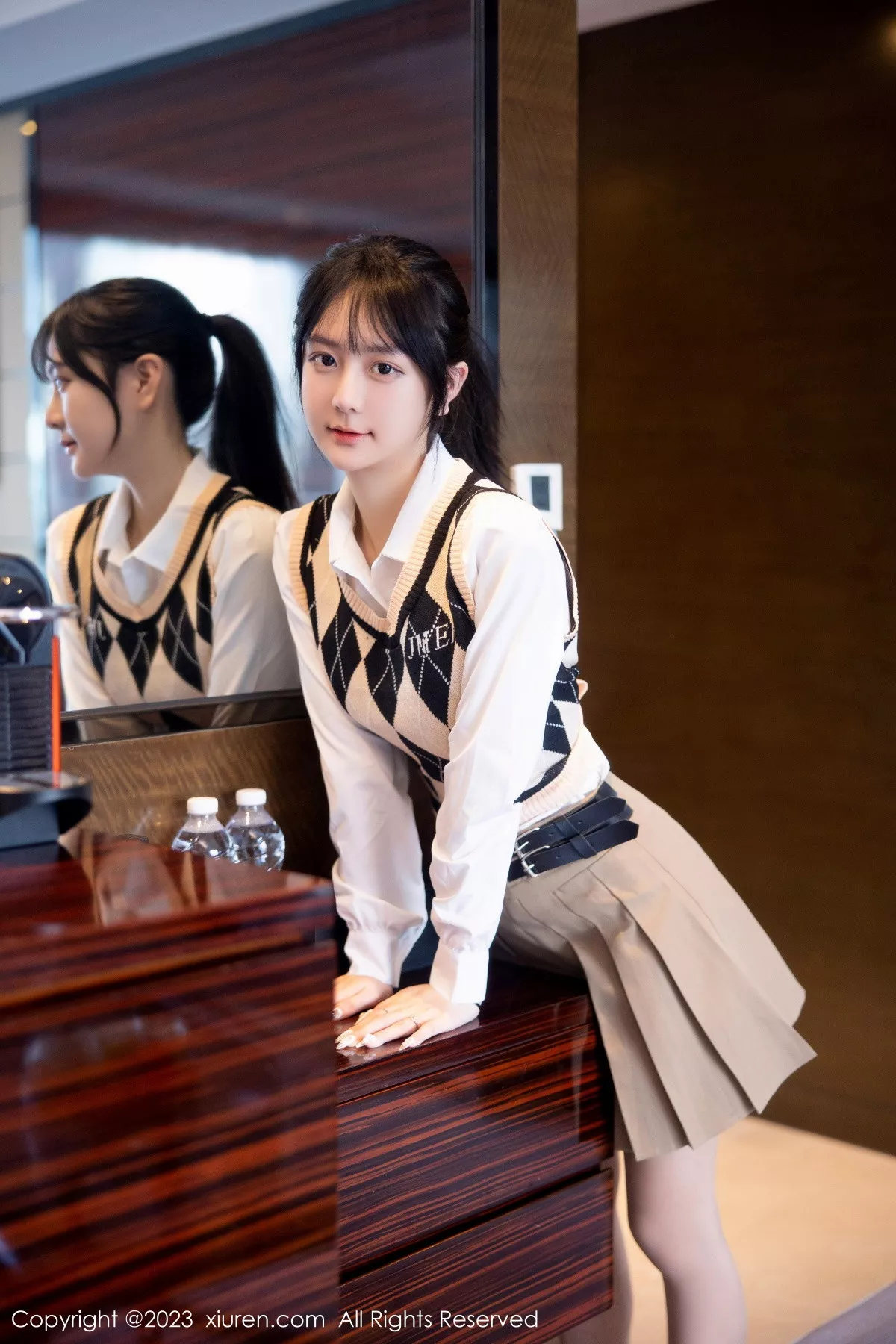 秀人集.com_[XiuRen秀人网]No.6329_模特谢小蒽私房半脱露粉色蕾丝内衣配超薄无内肉丝惹火诱惑写真94P