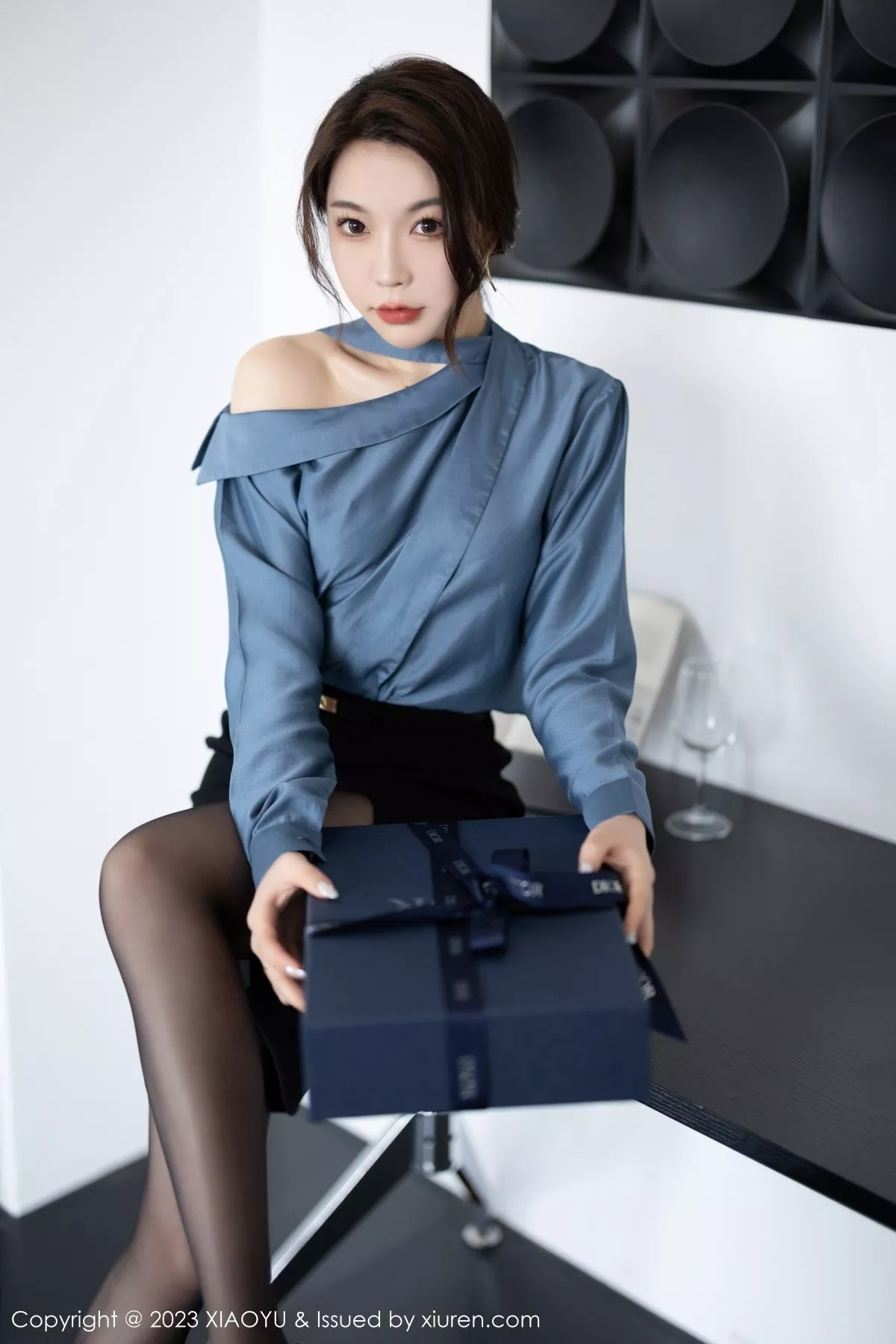 秀人集.com_[XiaoYu画语界]Vol.979_女神徐莉芝Booty脱制服露性感黑色蕾丝内衣配超薄黑丝诱惑写真86P