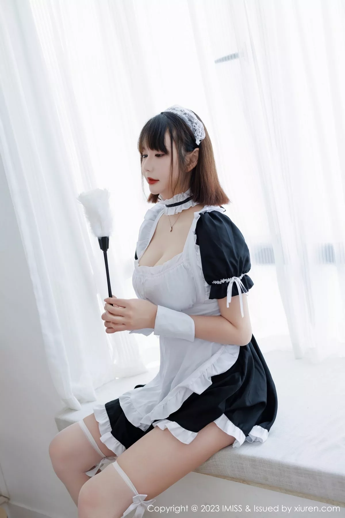 秀人集.com_[IMISS爱蜜社]Vol.720_模特Evon陈赞之黑白女仆装露性感黑色内衣秀凹凸身材诱惑写真39P