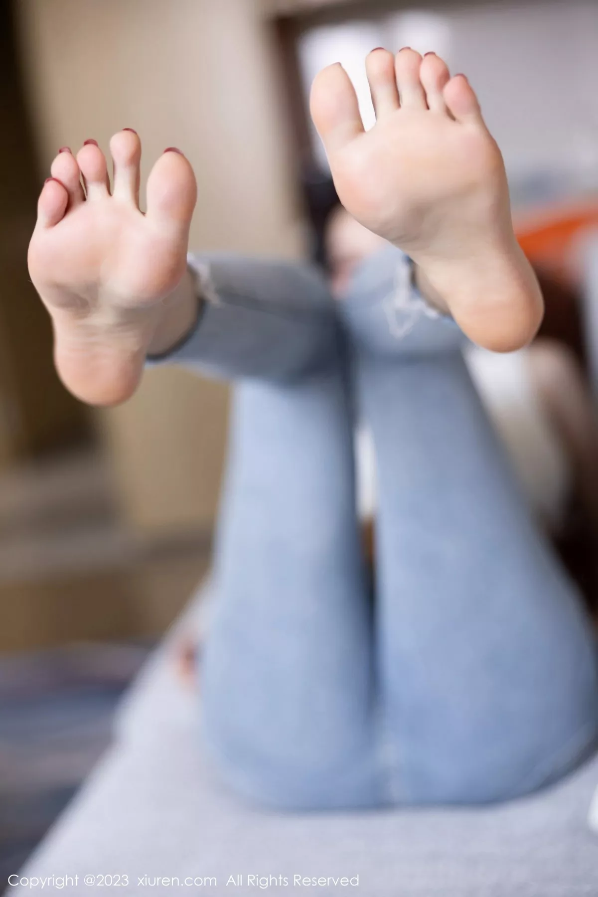 秀人集.com_[XiuRen秀人网]No.6377_女神杨晨晨Yome白色短款上衣配牛仔裤秀丰腴身材完美诱惑写真80P