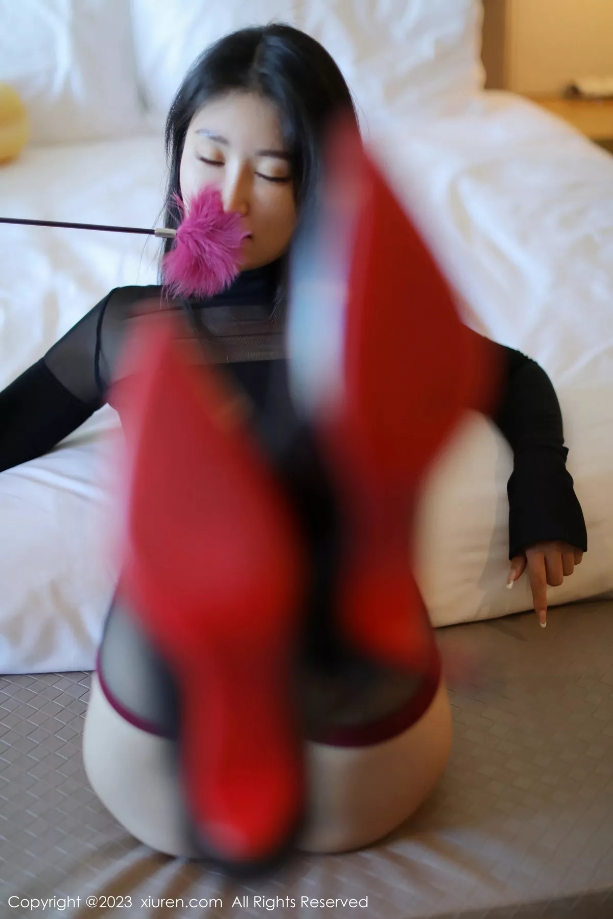 秀人集.com_[XiuRen秀人网]No.6380_模特司柠性感黑色轻透高开叉服饰配黑丝袜秀曼妙身姿诱惑写真79P