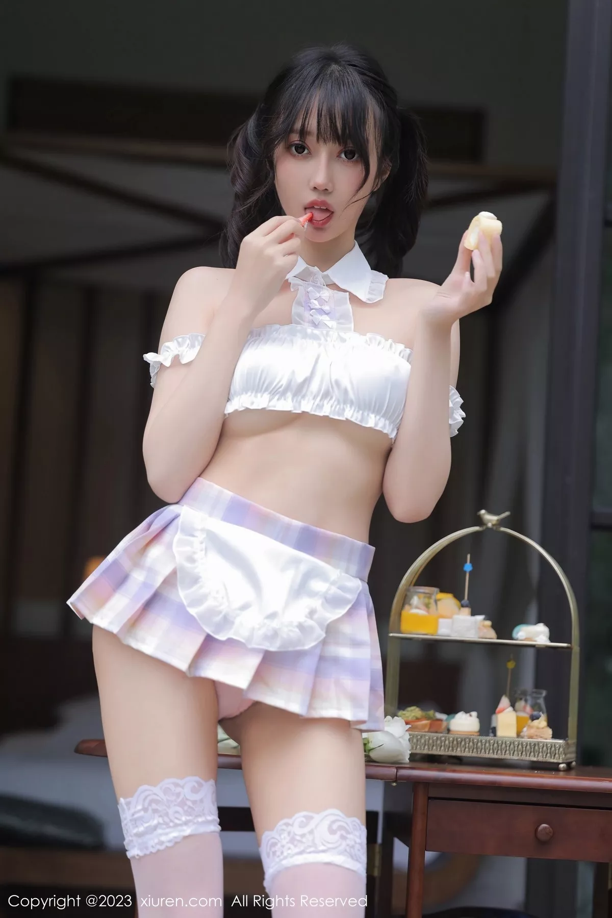 秀人集.com_[XiuRen秀人网]No.6392_模特玥儿玥er万宁旅拍脱性感格子短裙露粉色内裤迷人诱惑写真52P