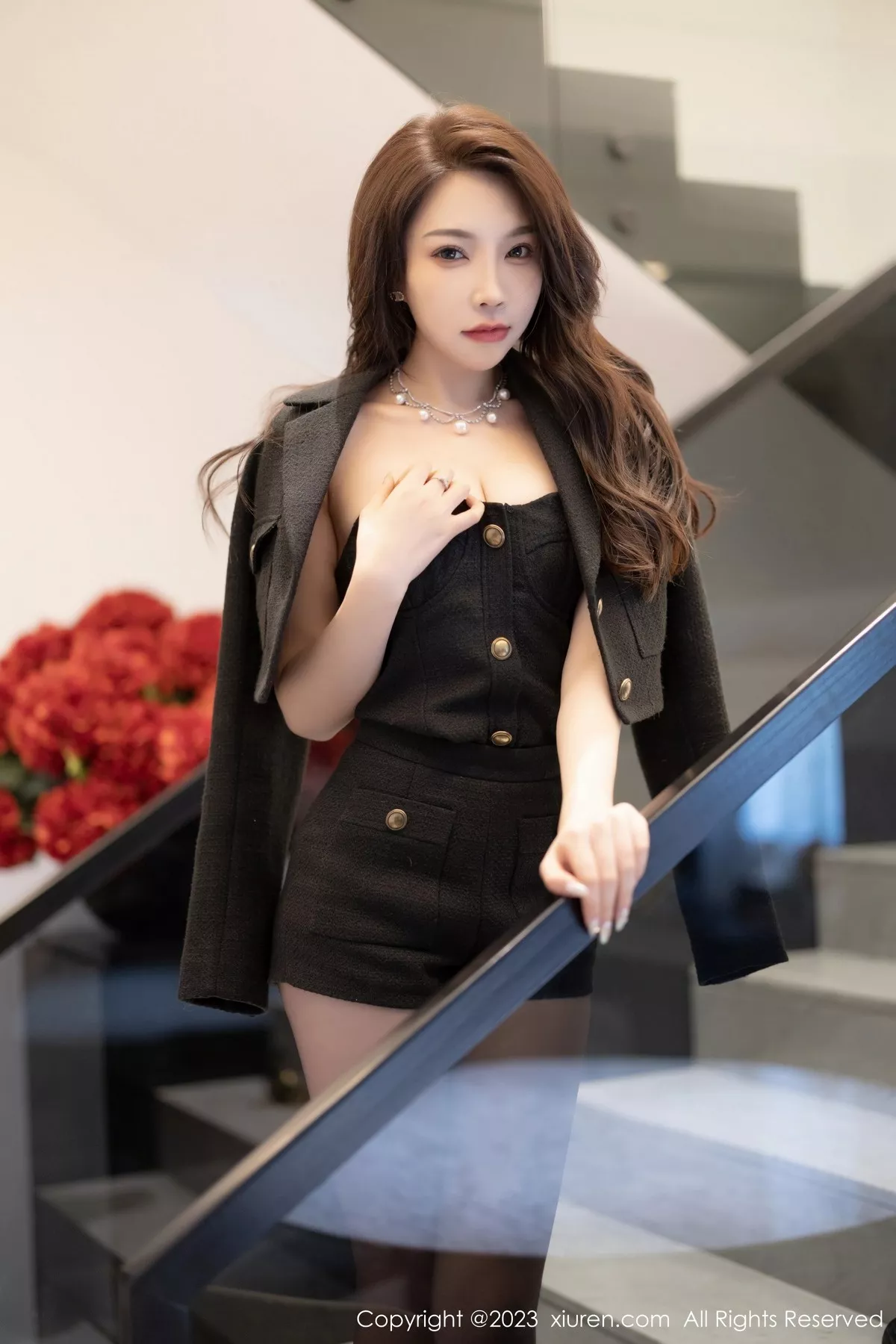 秀人集.com_[XiuRen秀人网]No.6399_女神徐莉芝Booty脱黑色服饰露性感黑色轻透薄纱内衣诱惑写真90P