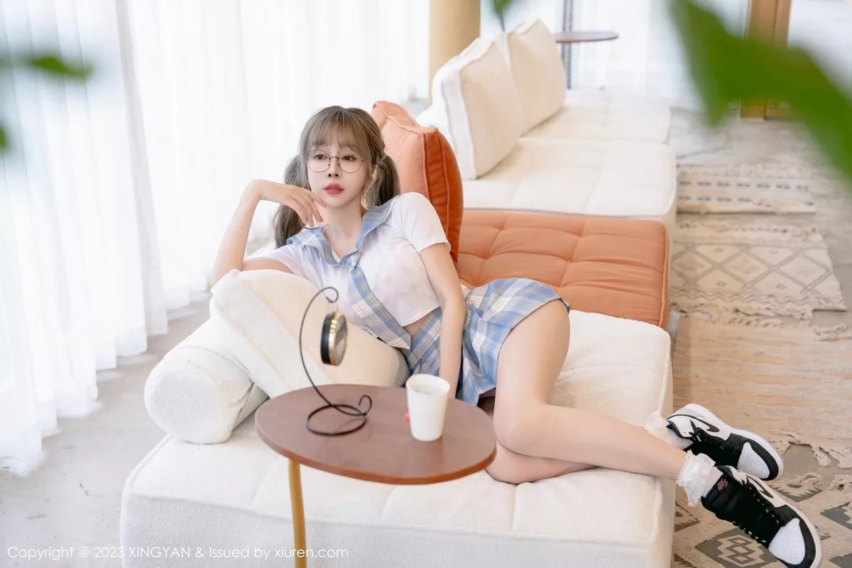 秀人集.com_[XINGYAN星颜社]VOL.180_女神王雨纯淡蓝色格子短裙套装露性感粉色内衣迷人诱惑写真82P