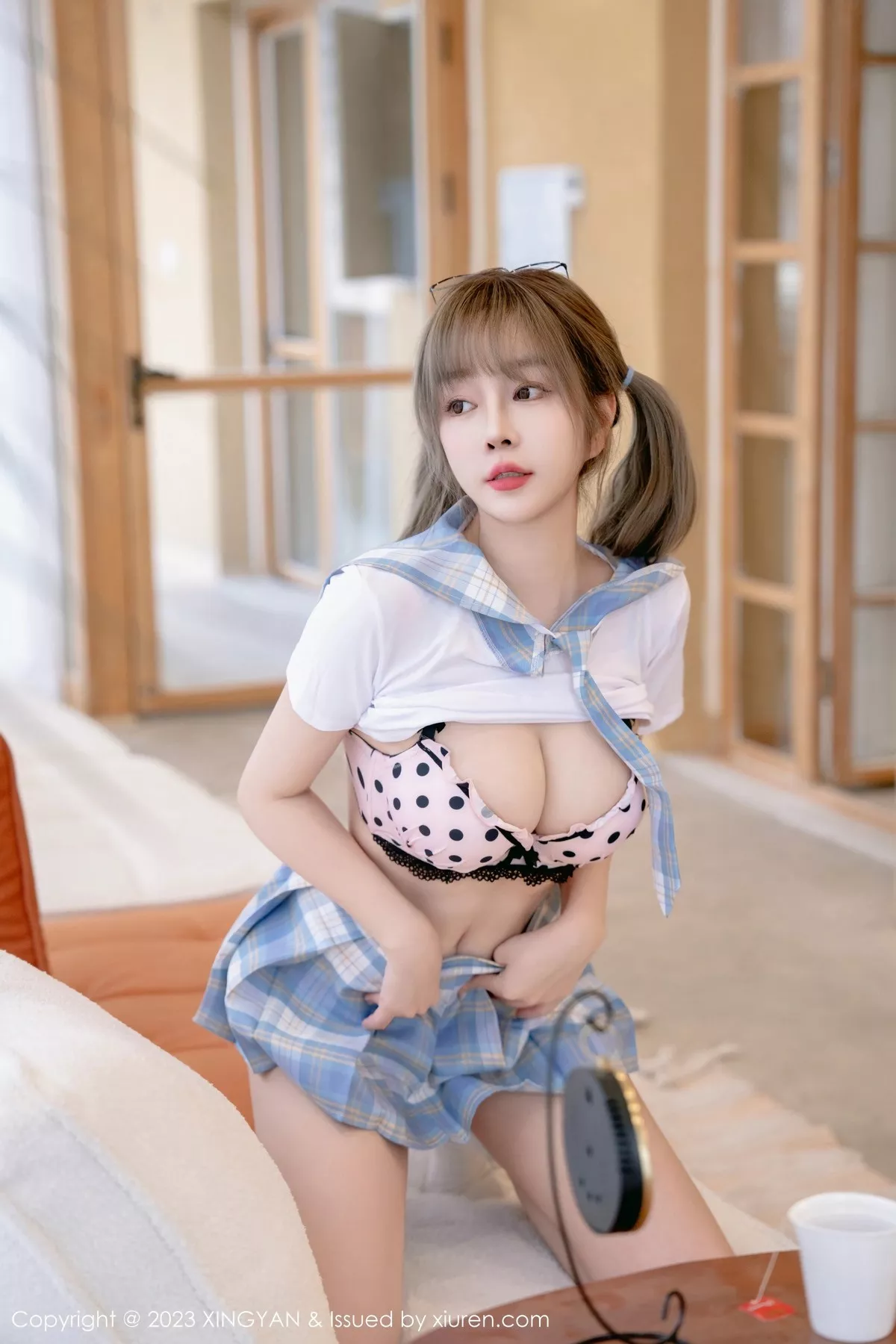 秀人集.com_[XINGYAN星颜社]VOL.180_女神王雨纯淡蓝色格子短裙套装露性感粉色内衣迷人诱惑写真82P