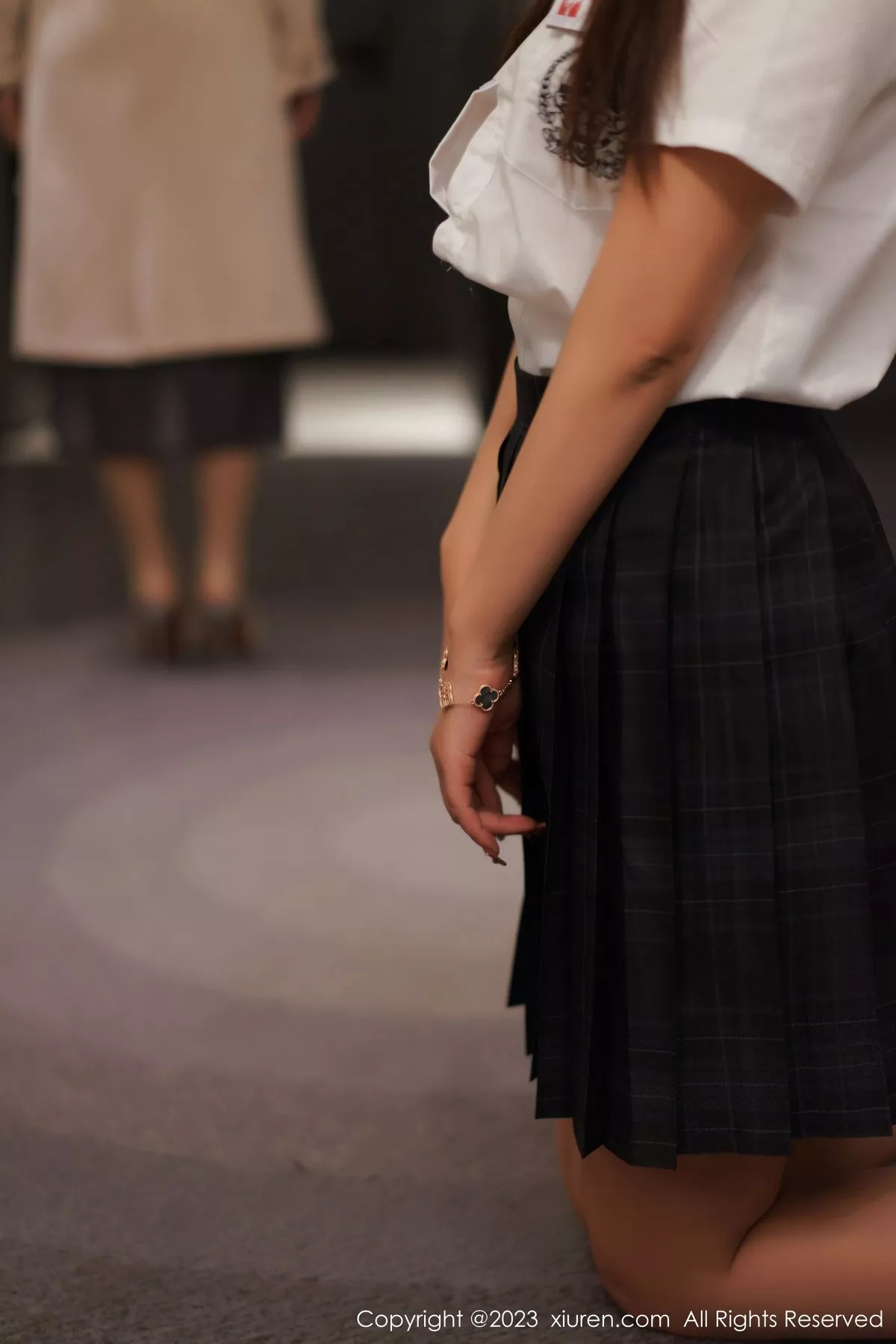 秀人集.com_[XiuRen秀人网]No.6397_模特laura阿姣泰国旅拍白色上衣配黑短裙露蕾丝边内衣诱惑写真81P