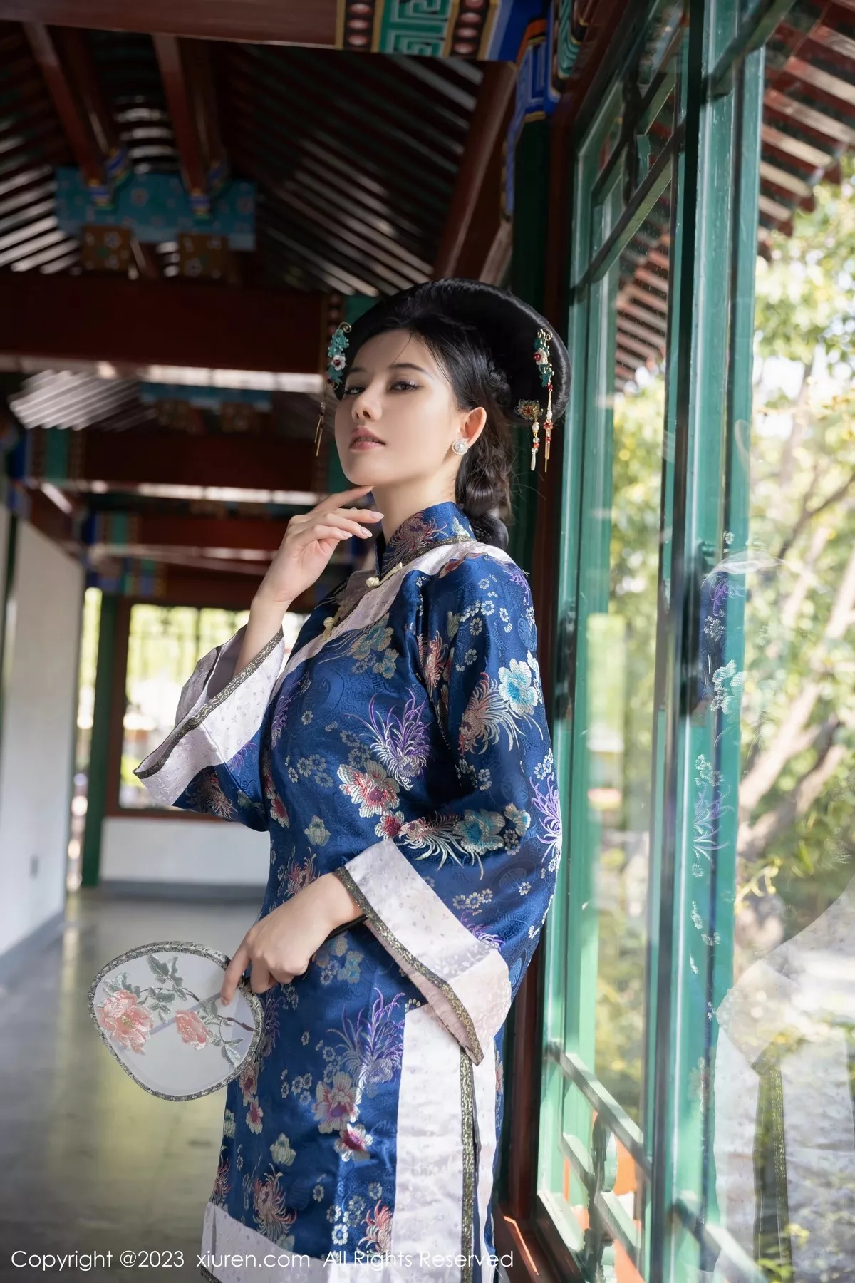 秀人集.com_[XiuRen秀人网]No.6398_模特就是阿朱啊脱宫廷古装露蓝色睡衣秀曼妙绝美身姿诱惑写真86P