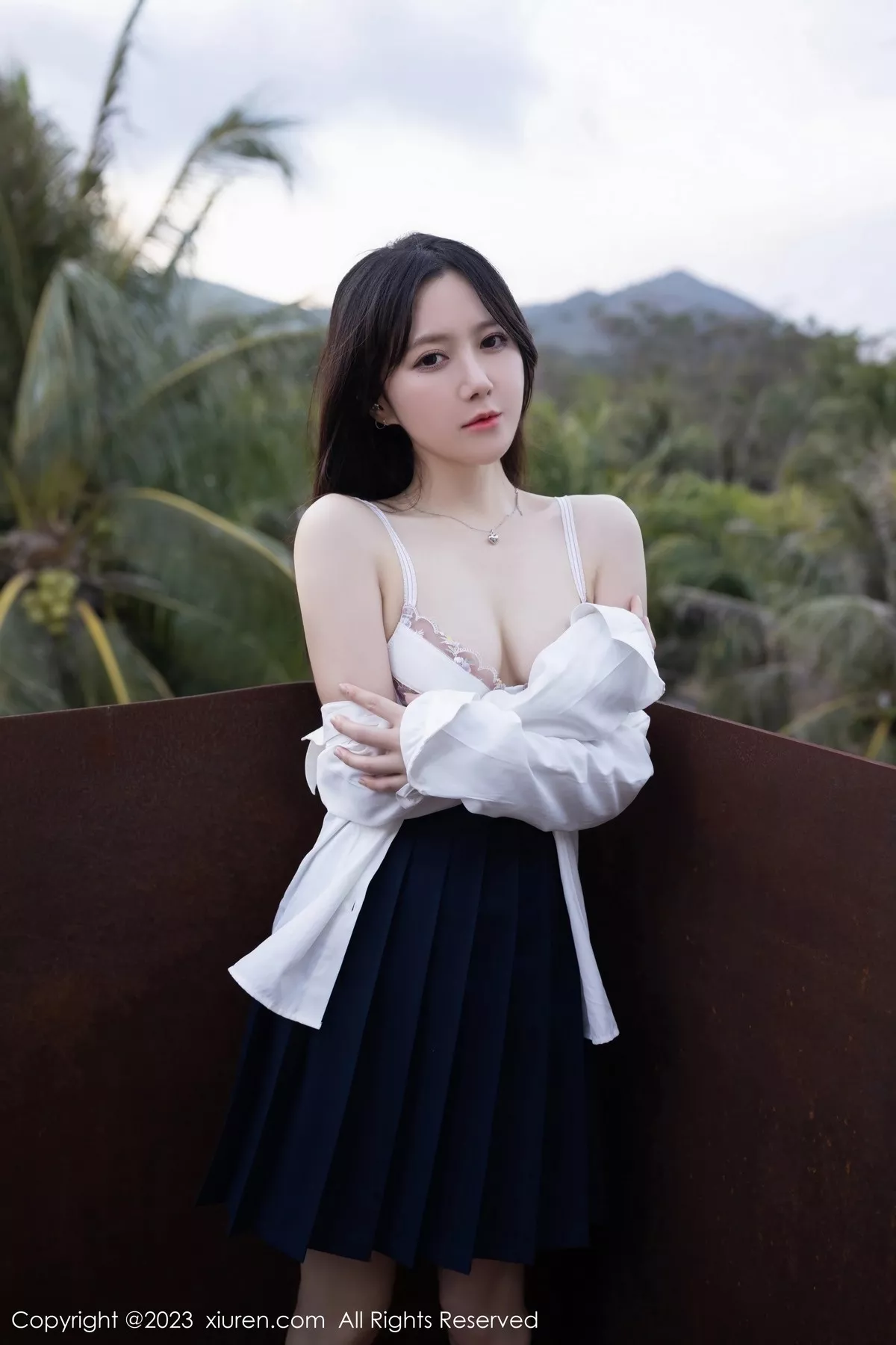 秀人集.com_[XiuRen秀人网]No.6400_模特鱼子酱Fish性感学妹装扮白T配深蓝短裙秀曼妙身姿诱惑写真82P