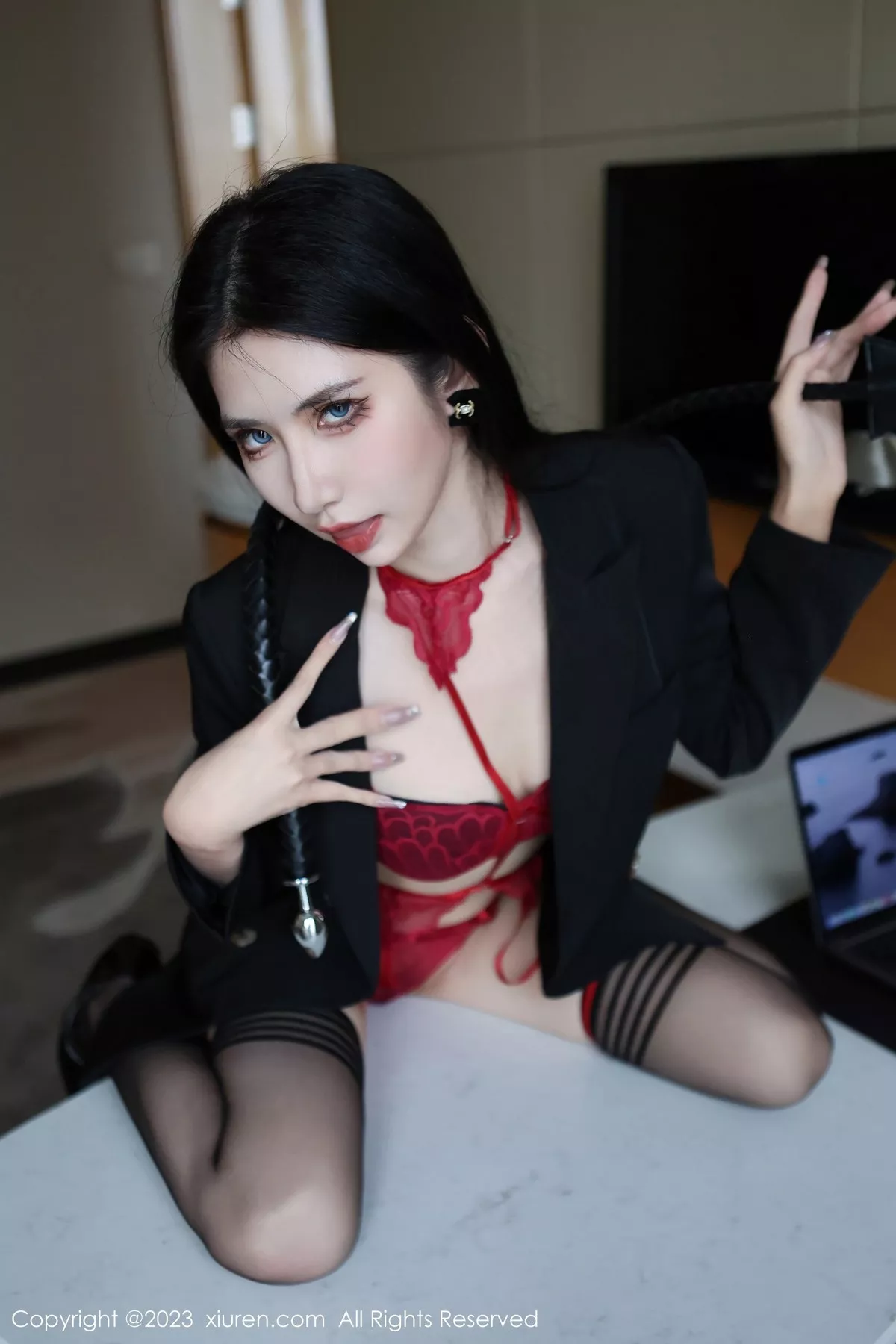 秀人集.com_[XiuRen秀人网]No.6402_新人依娜Yina脱深色西服露红色蕾丝内衣秀曼妙身姿诱惑写真112P