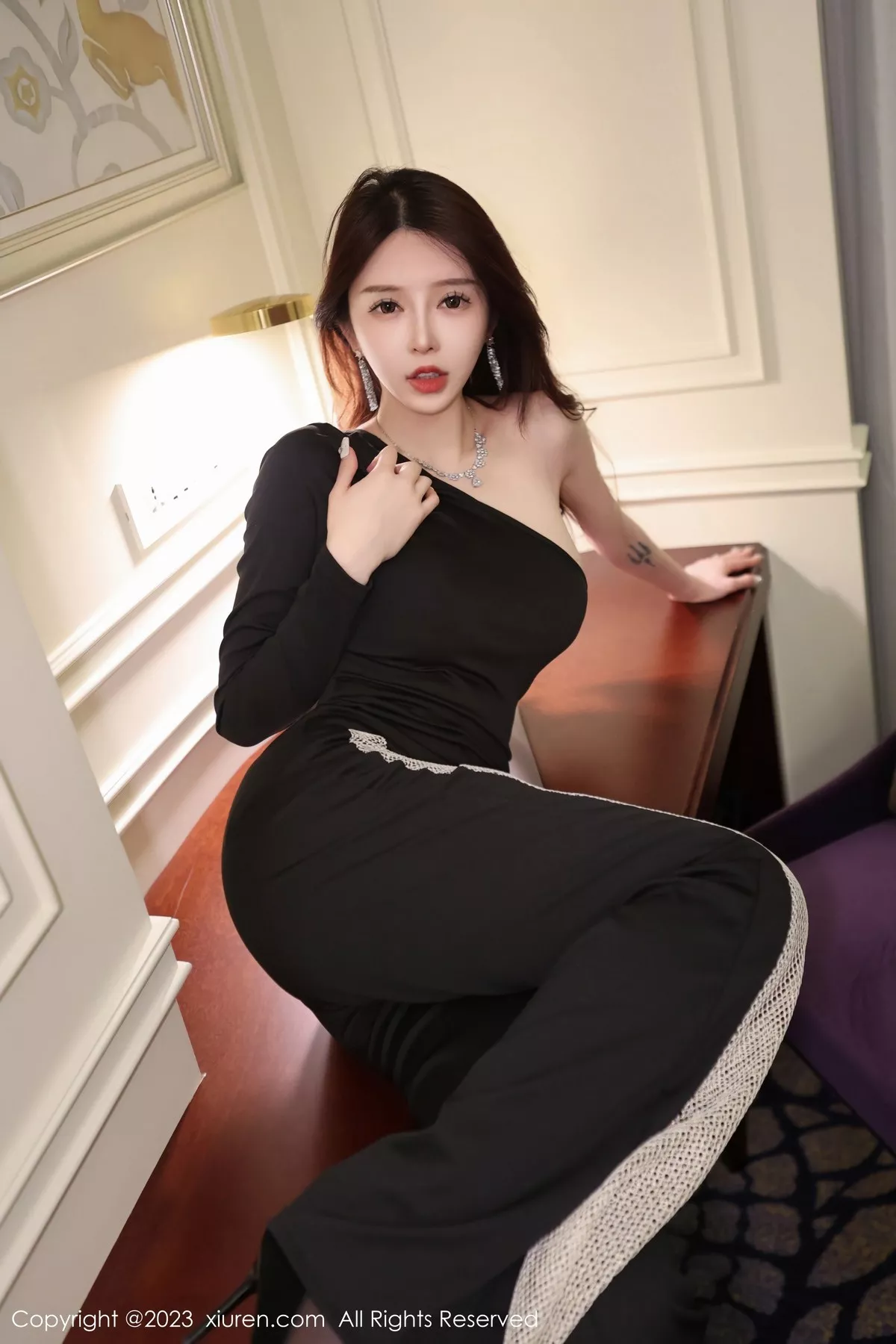 秀人集.com_[XiuRen秀人网]No.6417_模特玉兔miki脱黑色简约套装露黑色蕾丝内衣超薄黑丝诱惑写真95P