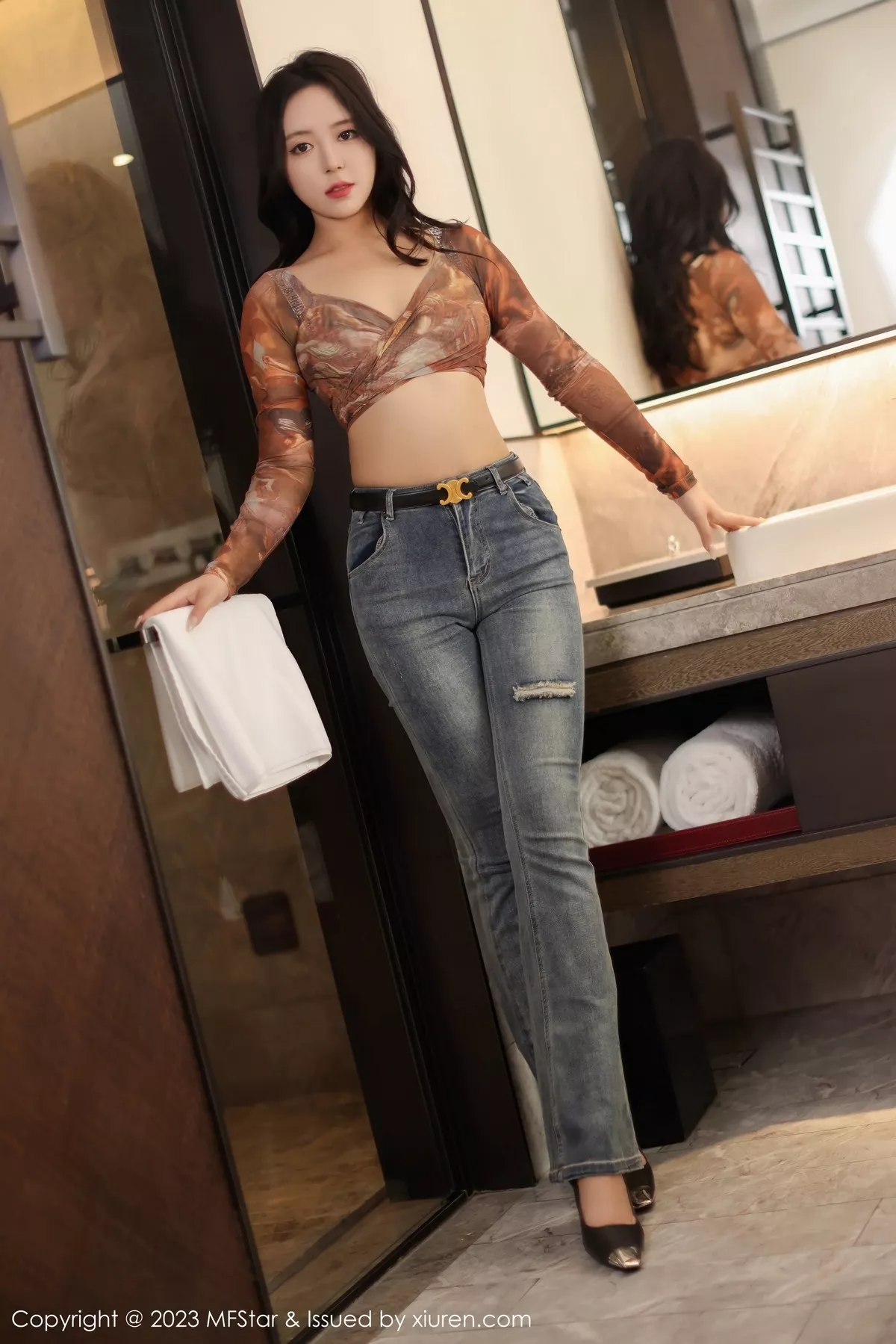 秀人集.com_[MFStar模范学院]Vol.594_模特露露luncy性感橙灰色薄纱服饰配牛仔裤秀曼妙身姿迷人写真60P