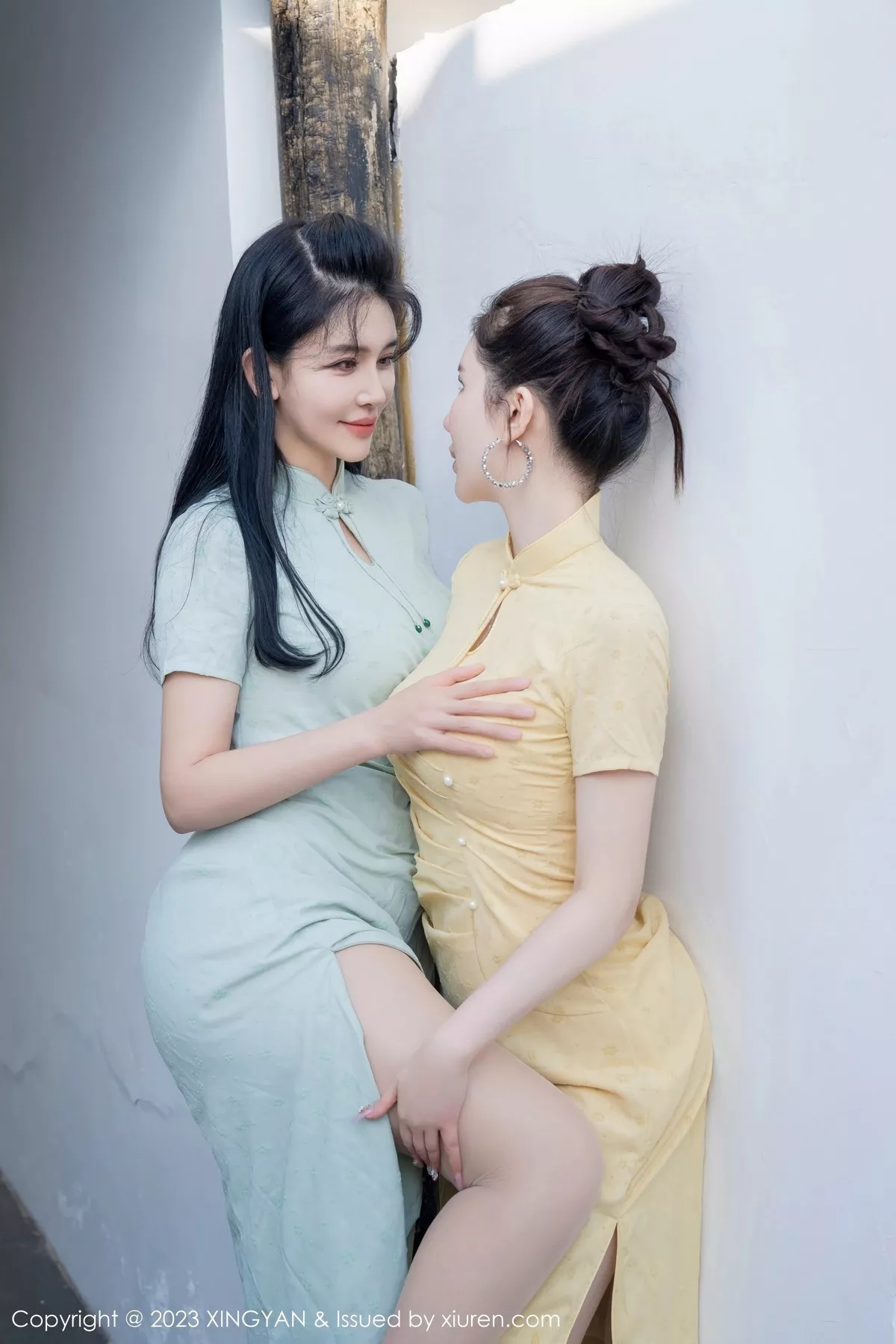 秀人集.com_[XINGYAN星颜社]VOL.183_女神刘钰儿＆李丽莎合集性感轻透旗袍服饰配原色丝袜诱惑写真69P