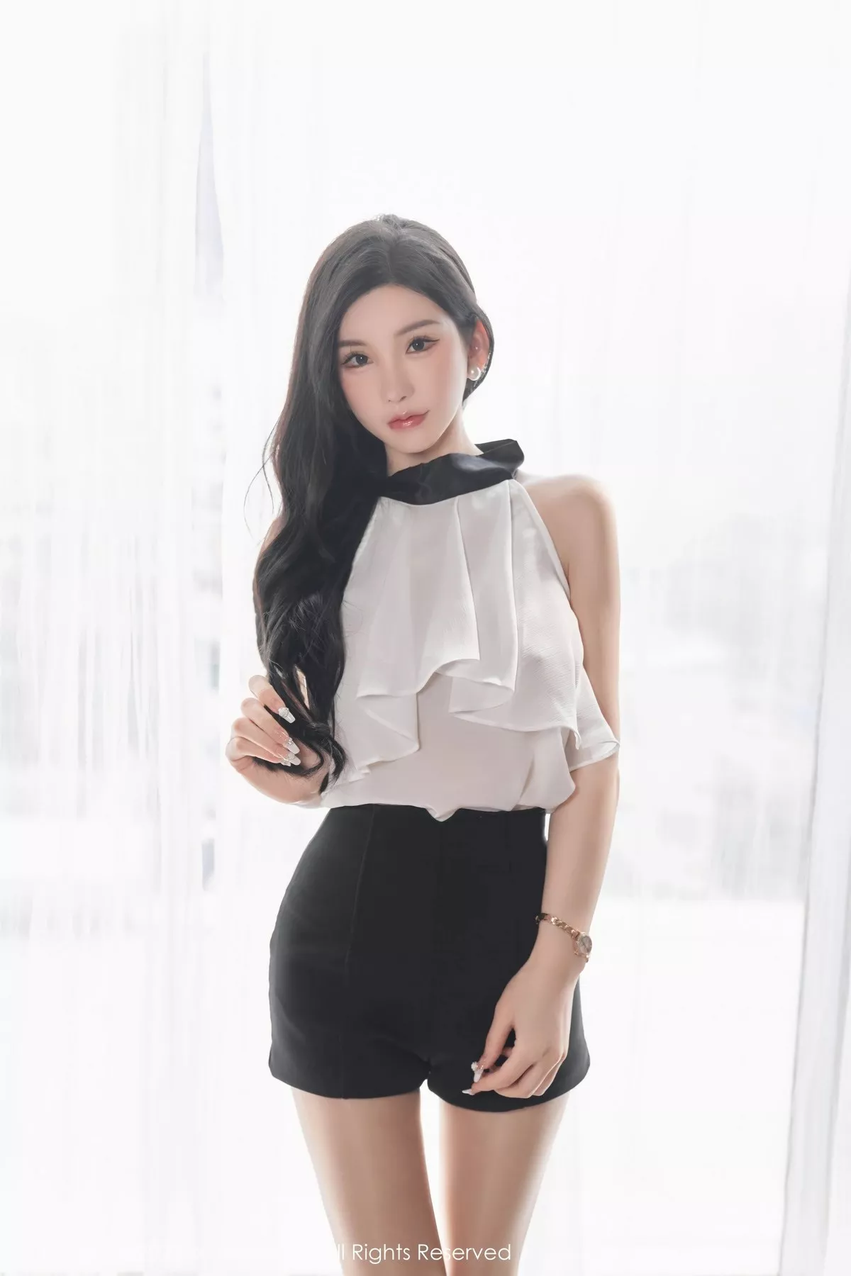 秀人集.com_[XiuRen秀人网]No.6435_女神周于希Sally澳门旅拍白色薄纱服饰配超薄肉丝撩人诱惑写真83P