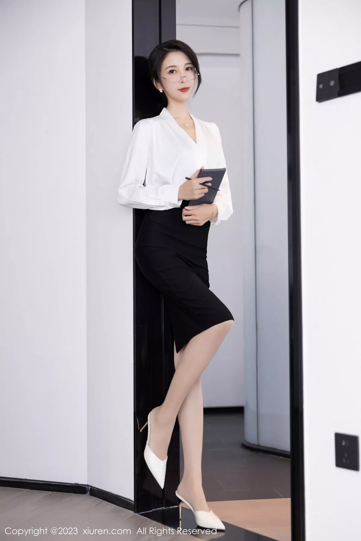 秀人集.com_[XiuRen秀人网]No.6439_模特林乐一性感白色上衣配黑短裙露黑色蕾丝内衣妩媚诱惑写真86P