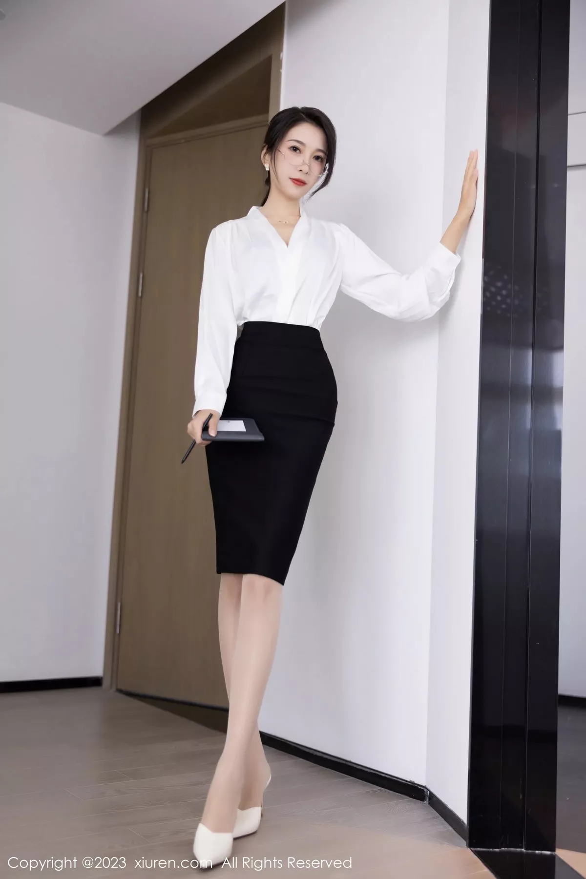 秀人集.com_[XiuRen秀人网]No.6439_模特林乐一性感白色上衣配黑短裙露黑色蕾丝内衣妩媚诱惑写真86P