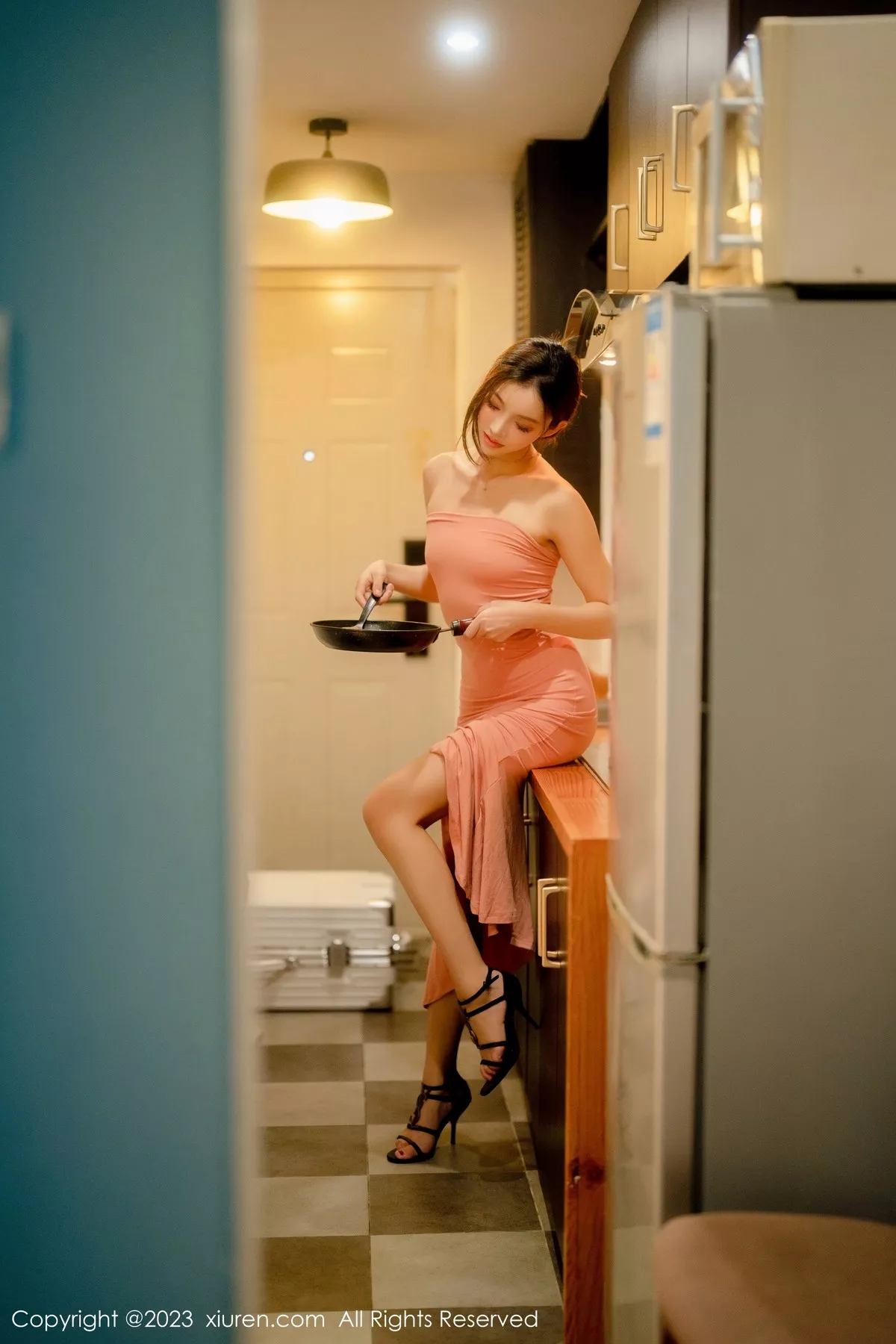 秀人集.com_[XiuRen秀人网]No.6437_模特加朵babe私房性感粉色露肩连衣裙真空秀魔鬼身材诱惑写真105P