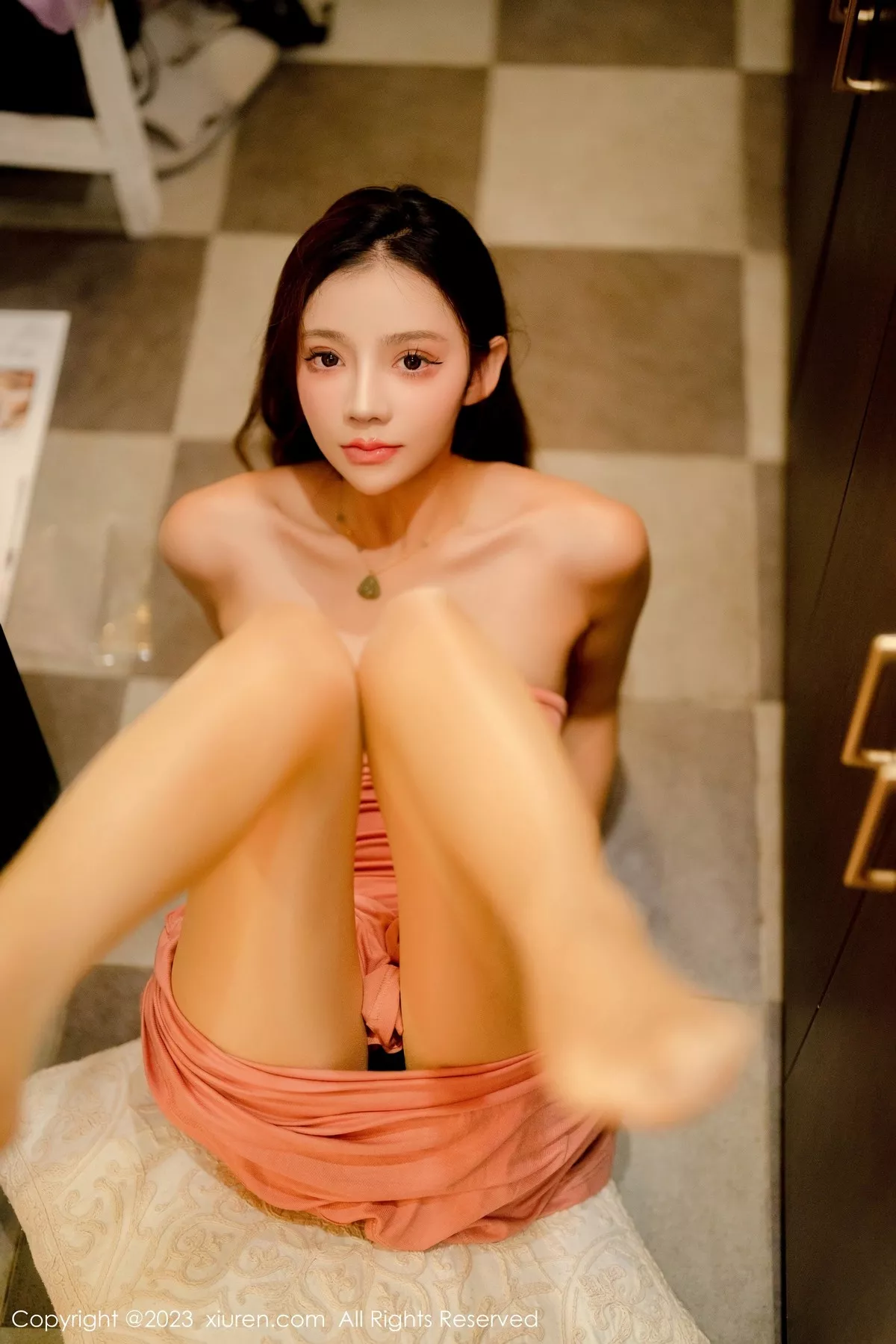 秀人集.com_[XiuRen秀人网]No.6437_模特加朵babe私房性感粉色露肩连衣裙真空秀魔鬼身材诱惑写真105P