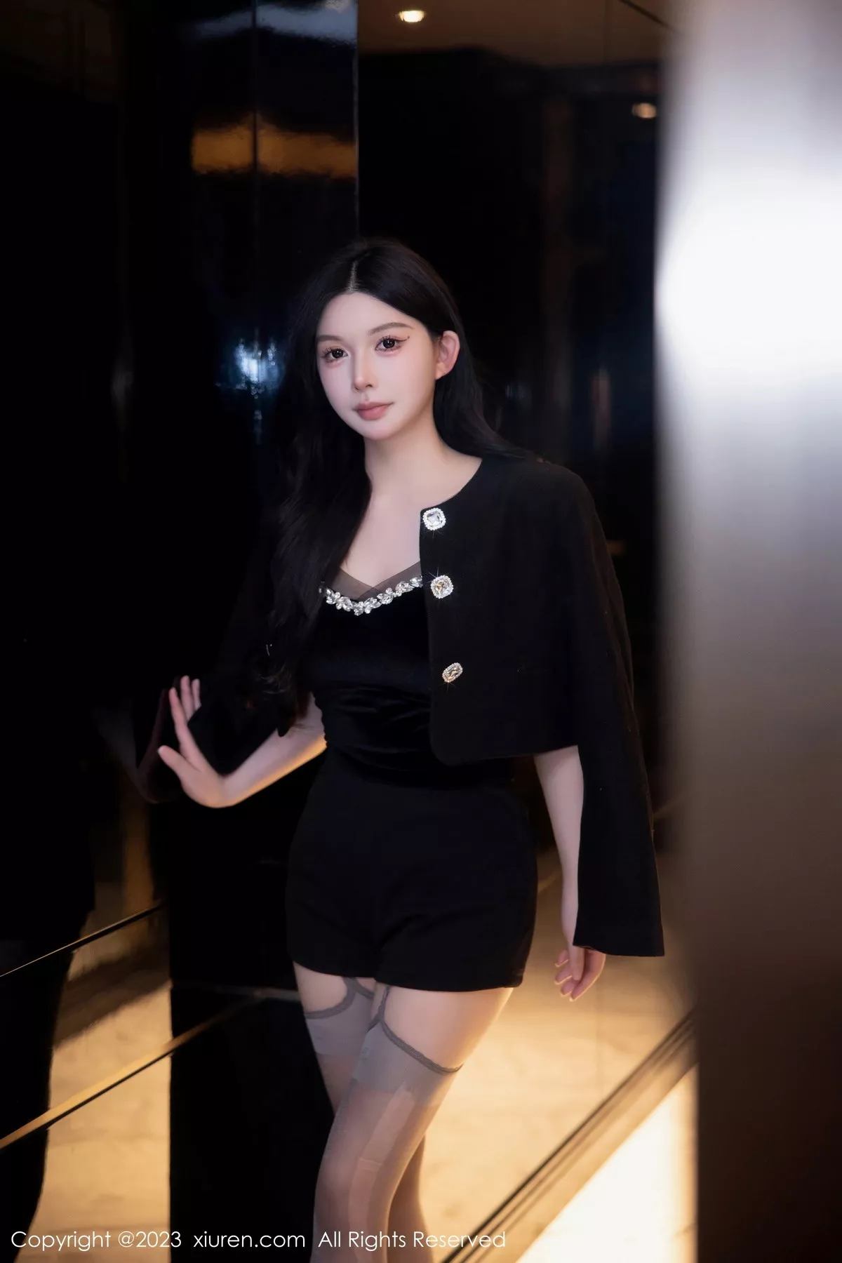 秀人集.com_[XiuRen秀人网]No.6317_模特林珊珊黑色吊带短裙露轻透花色蕾丝情趣内衣撩人诱惑写真105P