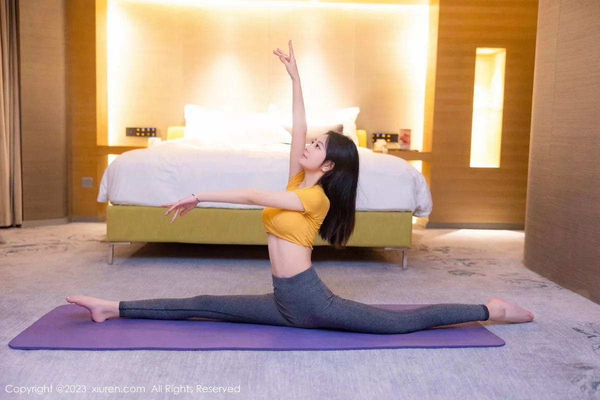 秀人集.com_[XiuRen秀人网]No.6488_模特谢小蒽瑜伽运动主题黄色上衣配深灰紧身长裤撩人诱惑写真86P