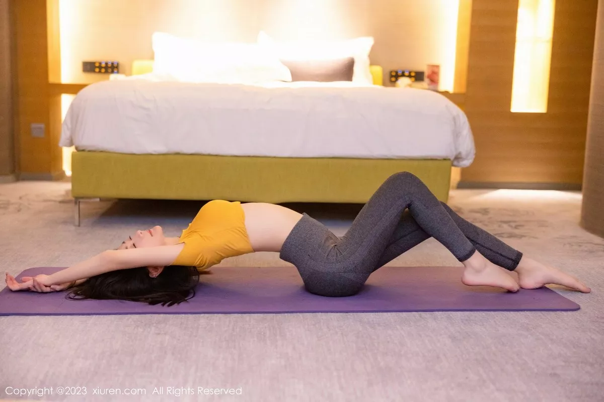 秀人集.com_[XiuRen秀人网]No.6488_模特谢小蒽瑜伽运动主题黄色上衣配深灰紧身长裤撩人诱惑写真86P