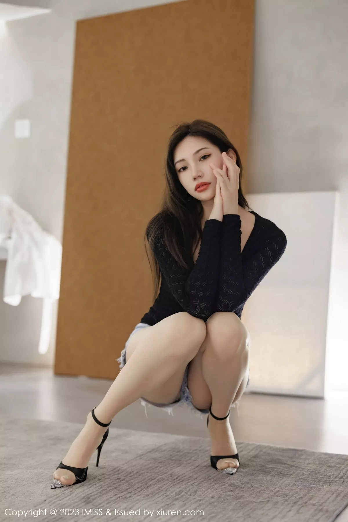 秀人集.com_[IMISS爱蜜社]Vol.727_女神小狐狸Kathryn黑色上衣配牛仔短裤露白色蕾丝内衣诱惑写真56P