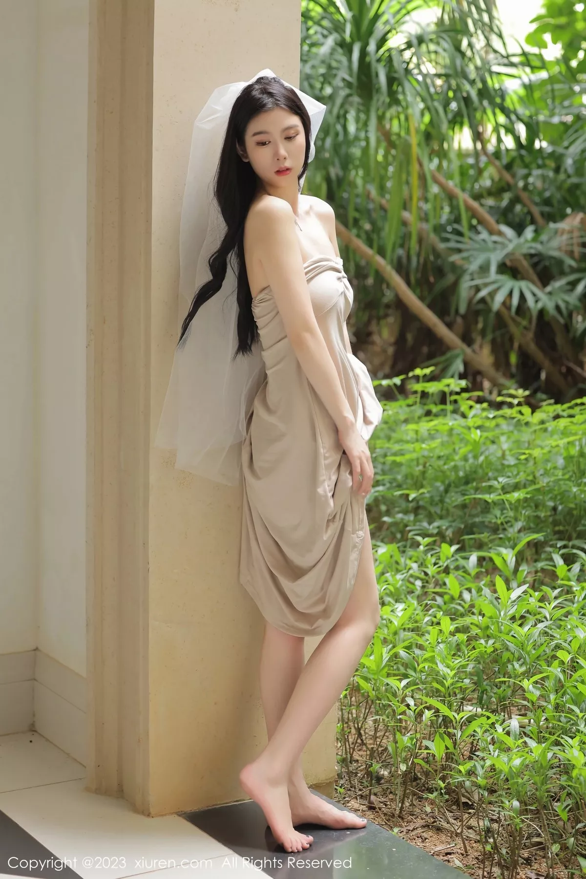 秀人集.com_[XiuRen秀人网]No.6513_模特李雅柔182CM性感杏色吊带长裙露蕾丝内裤秀美腿诱惑写真55P