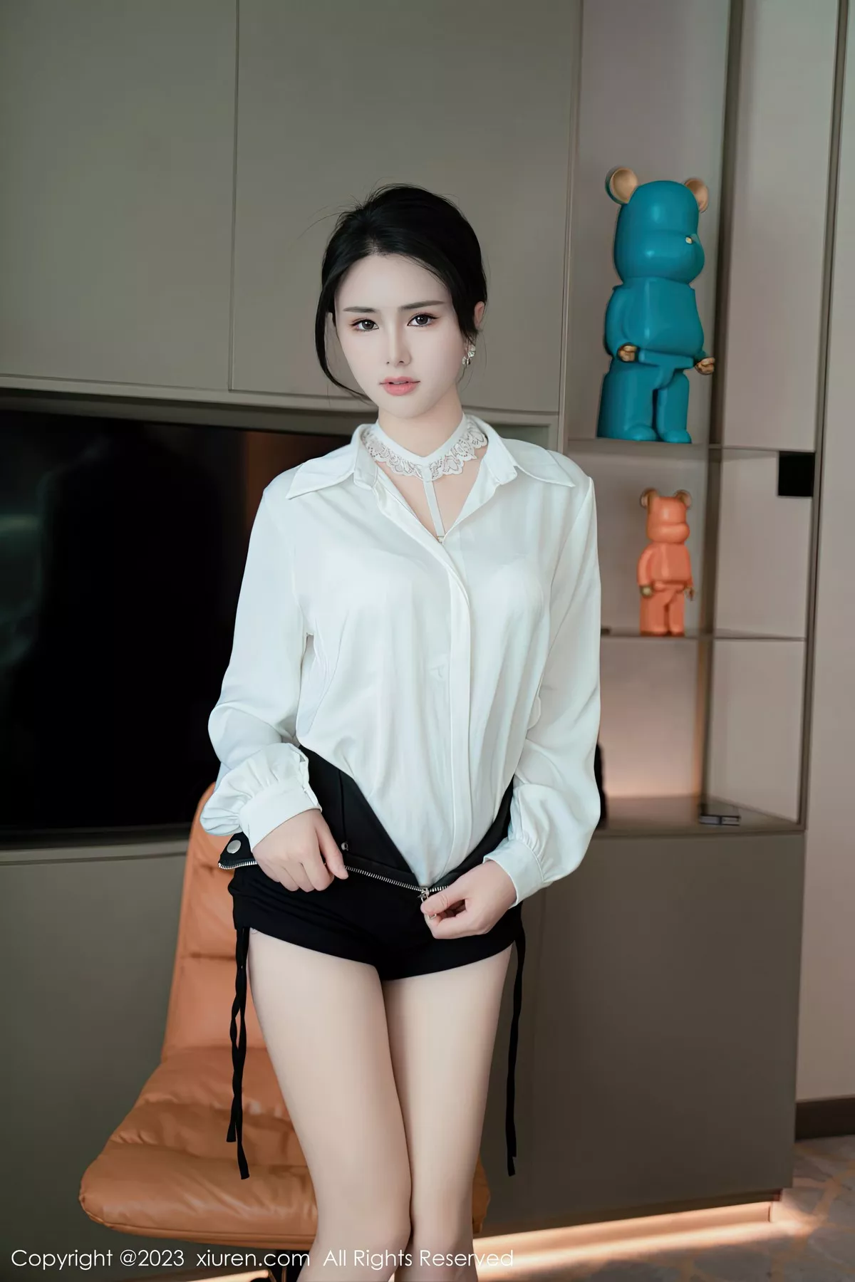 秀人集.com_[XiuRen秀人网]No.6520_模特艾希儿性感白T配黑短裙露白色蕾丝内衣秀曼妙身姿诱惑写真76P