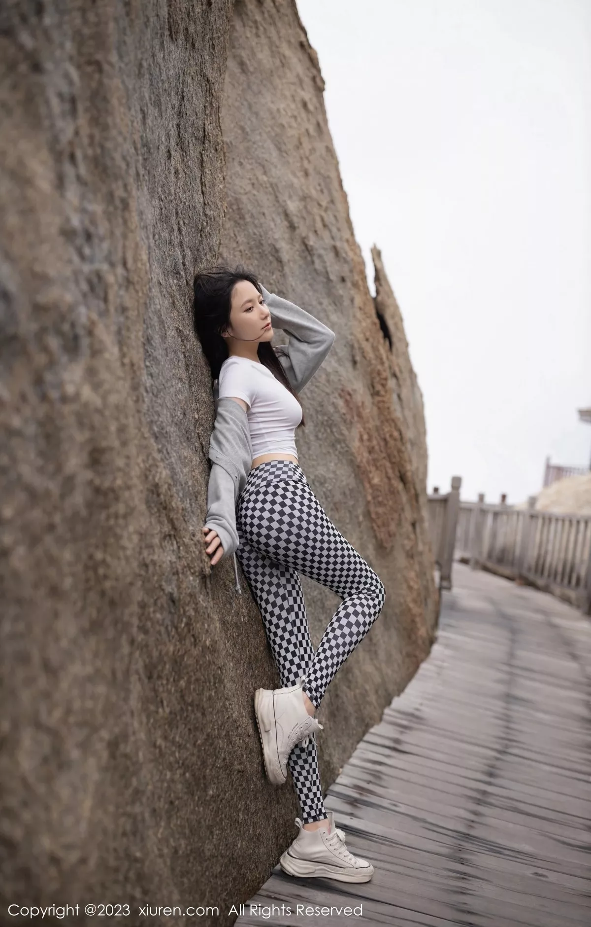 秀人集.com_[XiuRen秀人网]No.6541_模特鱼子酱Fish性感灰色上衣配格子裙秀曼妙身姿迷人诱惑写真82P
