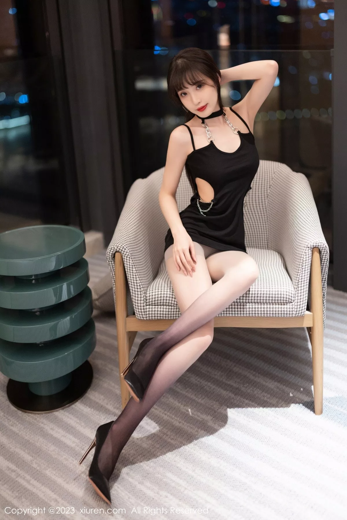 秀人集.com_[XiuRen秀人网]No.6565_模特林星阑性感黑色连身短裙配渐变色灰丝秀曼妙身姿诱惑写真81P