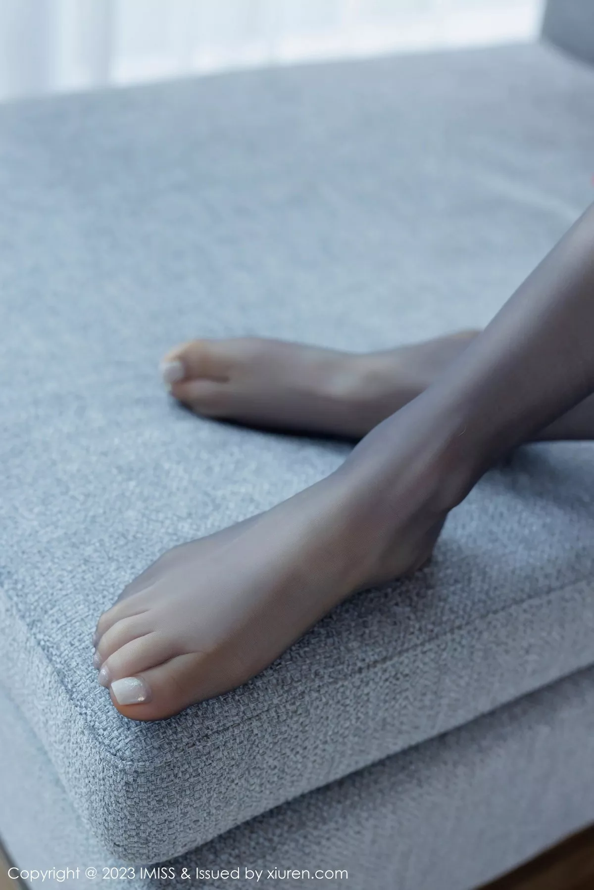 秀人集.com_[IMISS爱蜜社]Vol.729_气质女神SISY思性感红色连衣服配超薄黑丝秀翘臀美腿诱惑写真53P