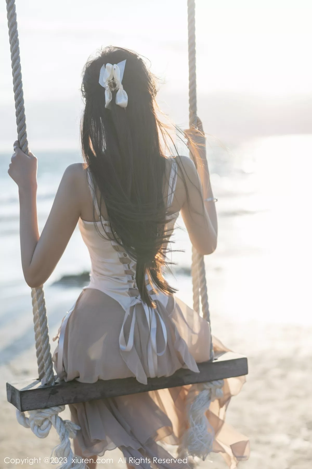 秀人集.com_[XiuRen秀人网]No.6581_女神王馨瑶yanni浅暖吊带长裙配肉色蕾丝袜秀完美身材诱惑写真82P