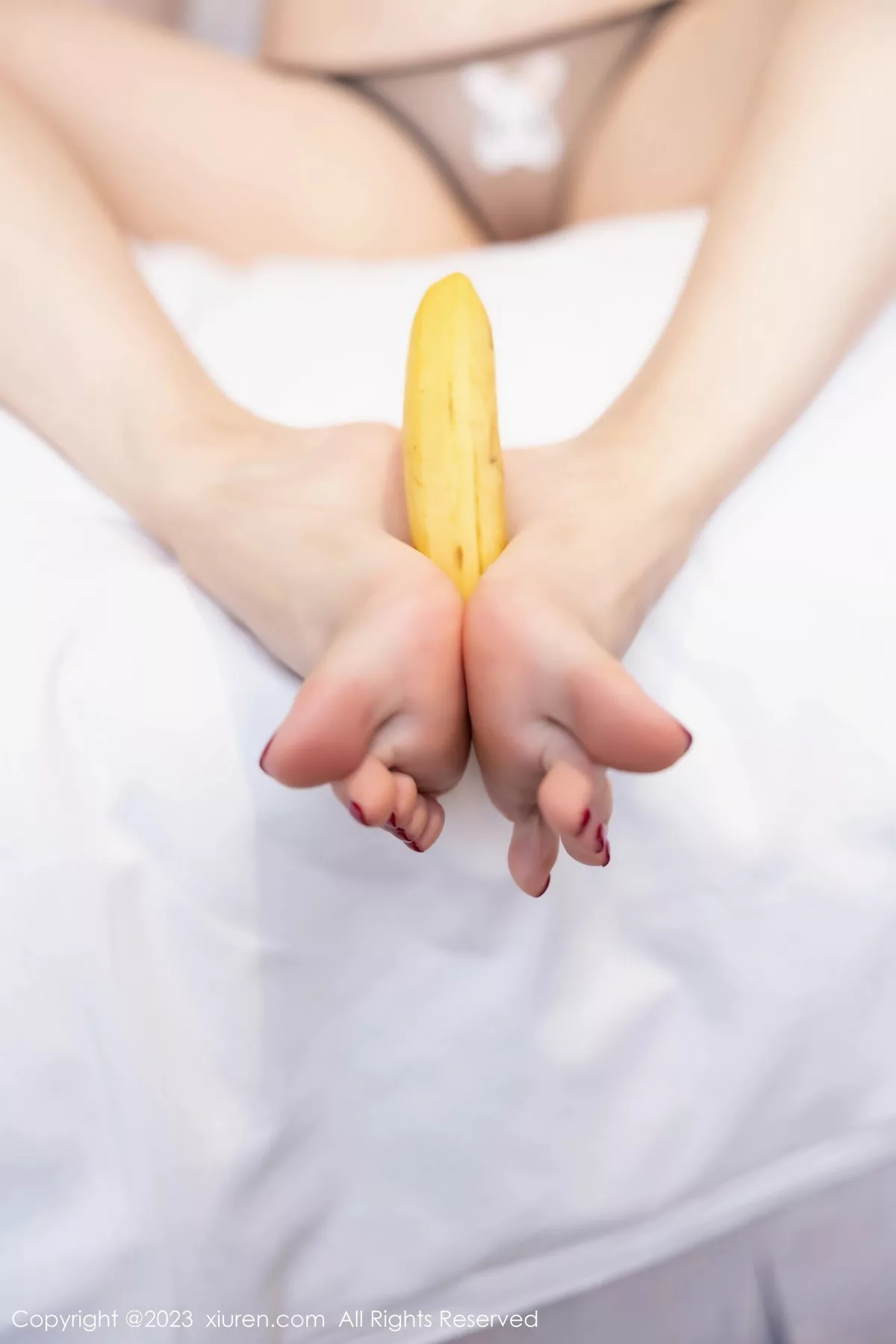 秀人集.com_[XiuRen秀人网]No.6585_模特小蛮妖Yummy黑色轻透上衣配黑皮短裙露超薄黑丝魅惑写真87P