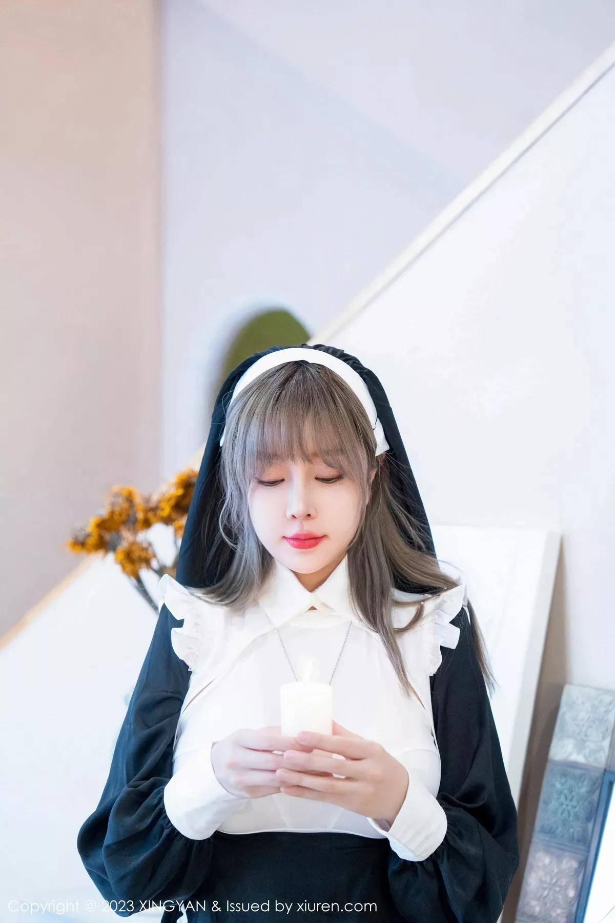 秀人集.com_[XINGYAN星颜社]VOL.187_女神王雨纯半脱修女服饰露白色轻透上衣配白丝袜完美诱惑写真75P