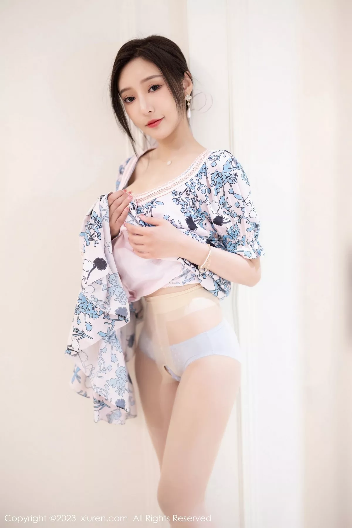 秀人集.com_[XiuRen秀人网]No.6474_女神王馨瑶yanni海南岛旅拍脱浅色连衣长裙露淡蓝内衣诱惑写真86P