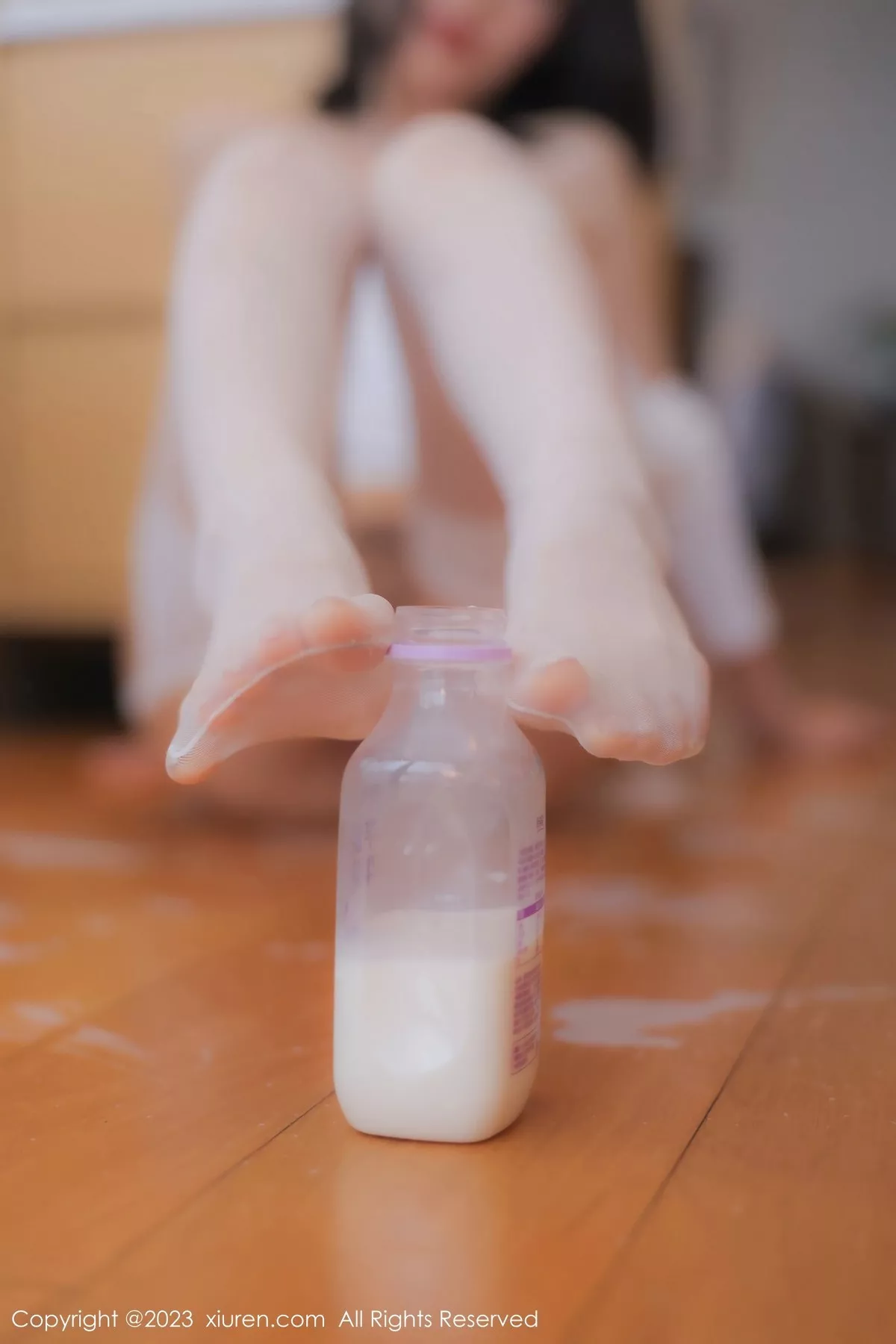 秀人集.com_[XiuRen秀人网]No.6630_模特Lingyu69性感白色服饰配白丝吊袜秀惹火身材撩人诱惑写真86P