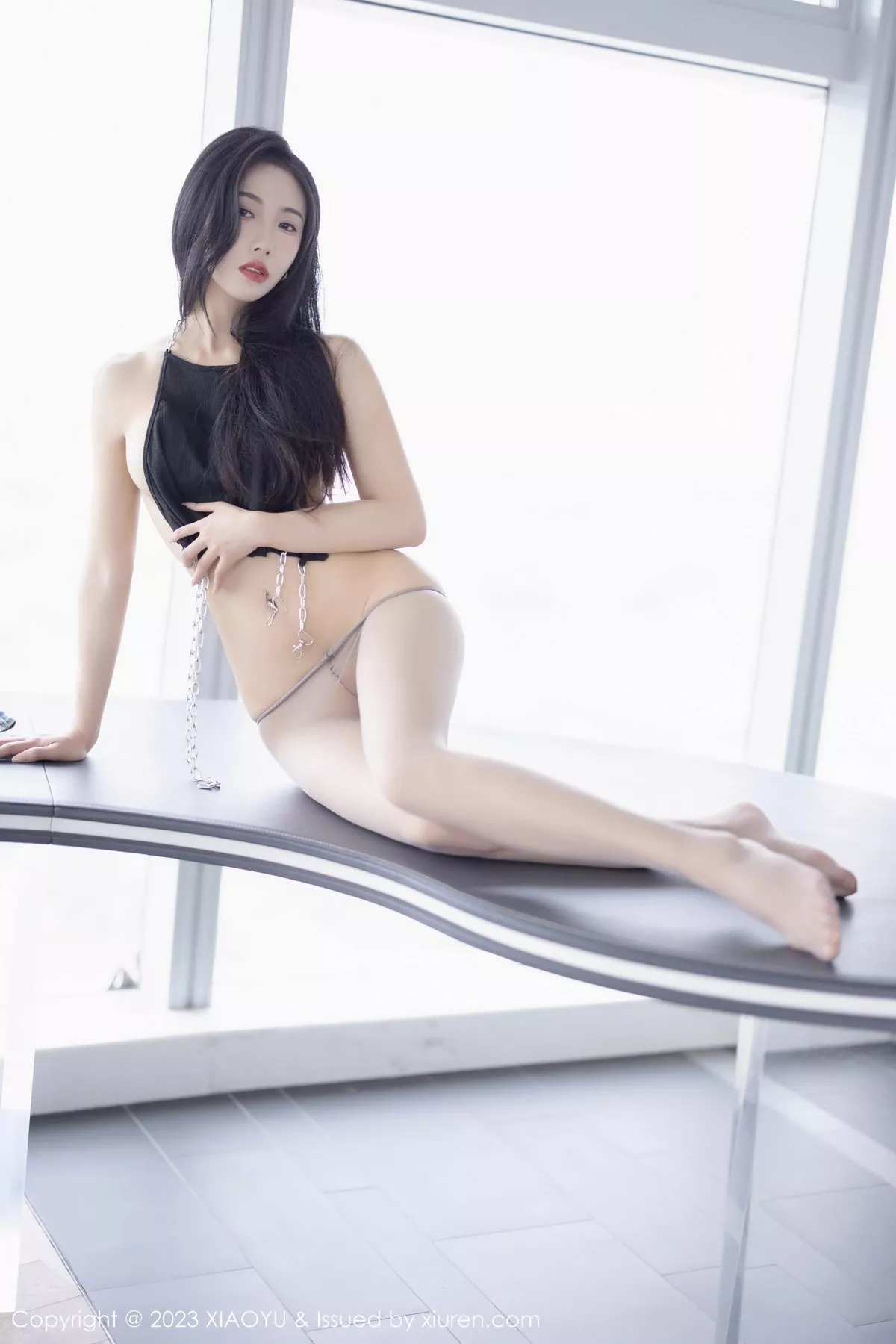 秀人集.com_[XiaoYu画语界]Vol.1015_模特苏苏阿黑色上衣配超短牛仔裤超薄灰丝秀曼妙身姿诱惑写真88P