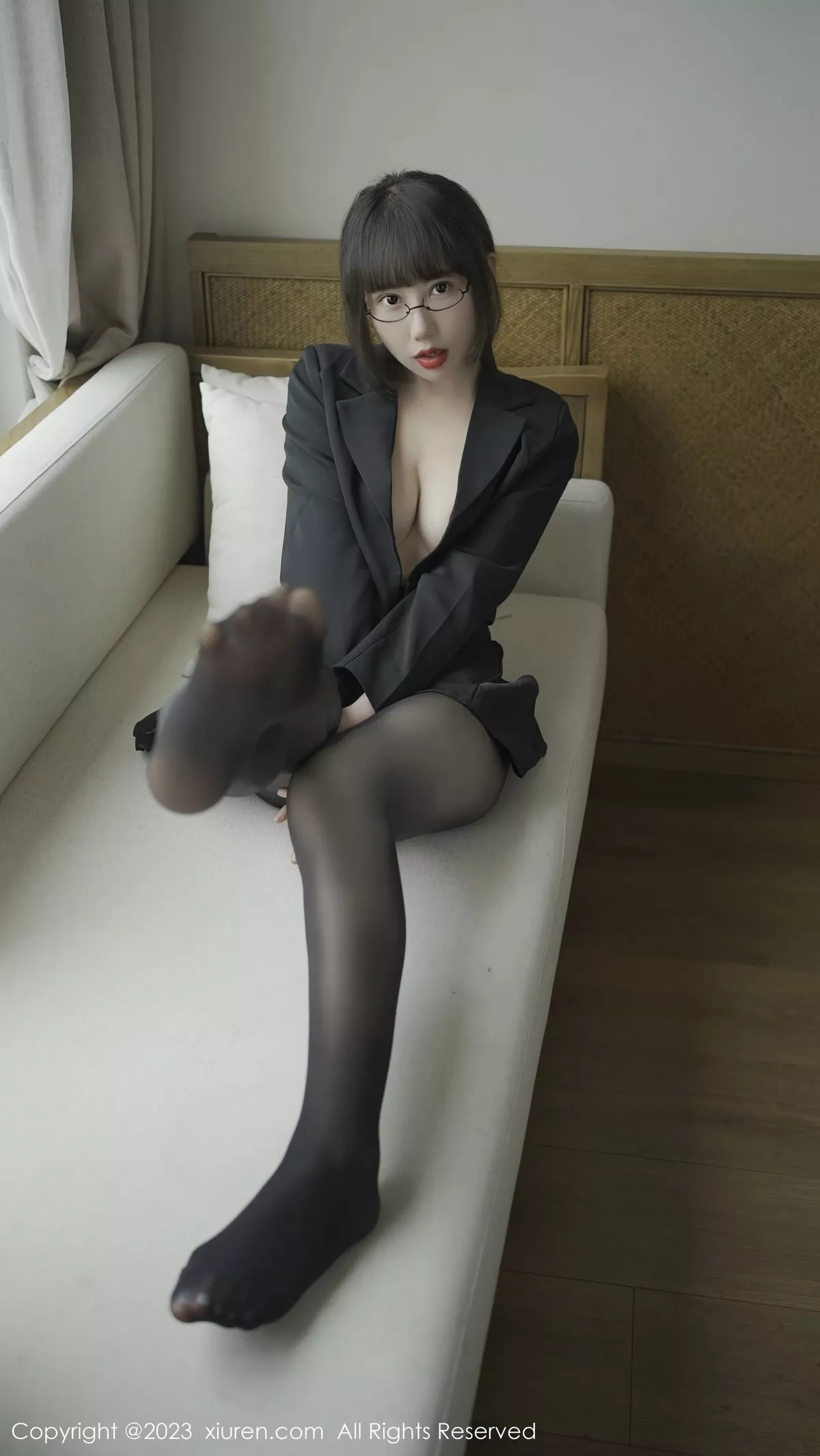 秀人集.com_[XiuRen秀人网]No.6629_新人模特夏馨瑶性感黑色服饰配超薄黑丝秀曼妙身姿迷人诱惑写真70P