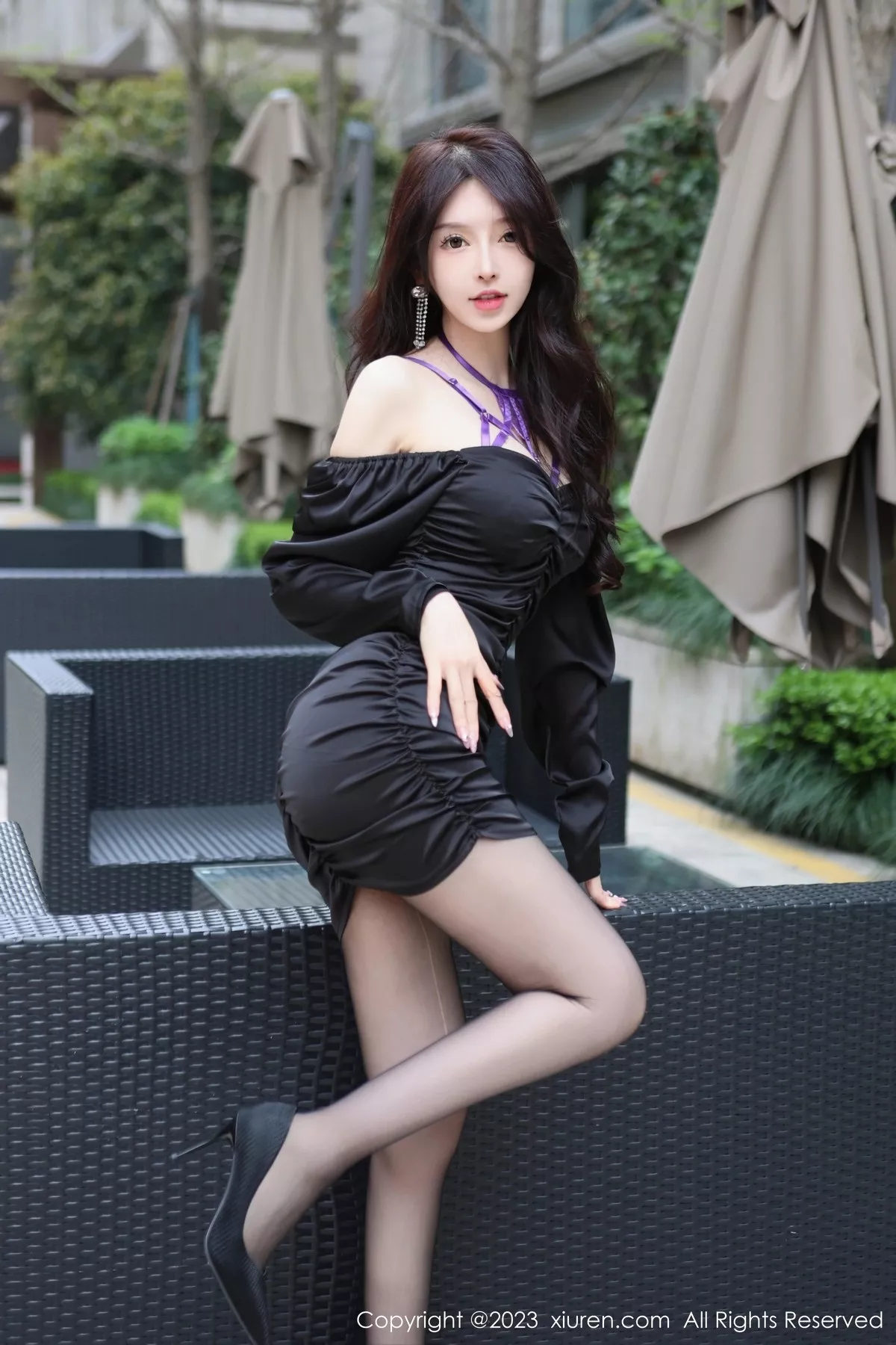 秀人集.com_[XiuRen秀人网]No.6638_模特玉兔miki性感黑色露肩连身裙露紫色蕾丝内衣完美诱惑写真83P