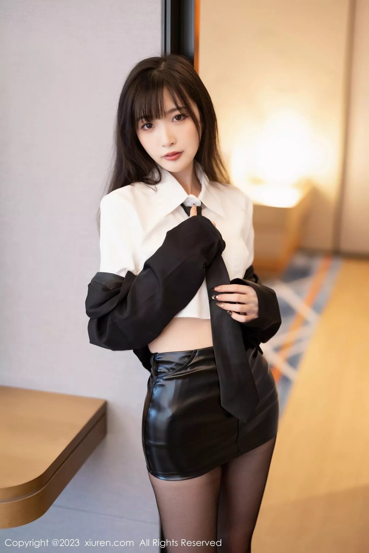 秀人集.com_[XiuRen秀人网]No.6651_模特林星阑性感深色衣配黑皮短裙半脱秀曼妙身姿迷人诱惑写真87P